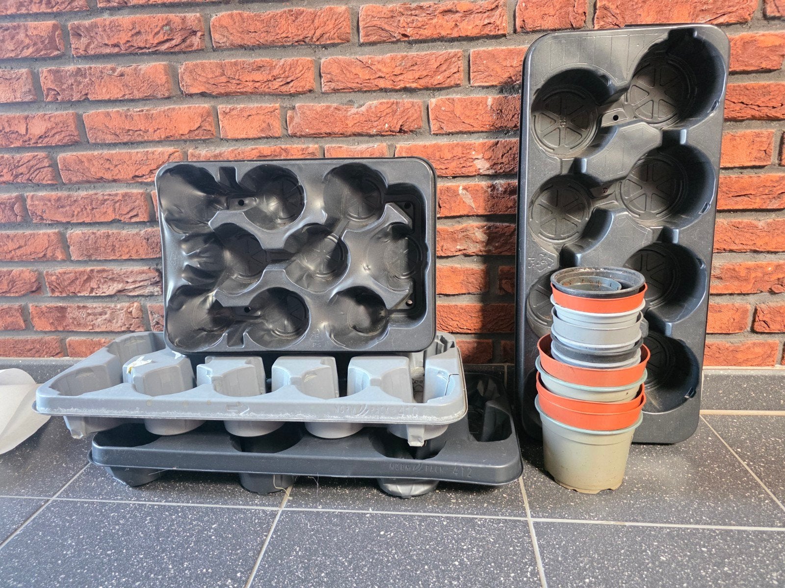 GRATIS kweekpotjes en treeën, Ophalen, Rond, Minder dan 30 cm