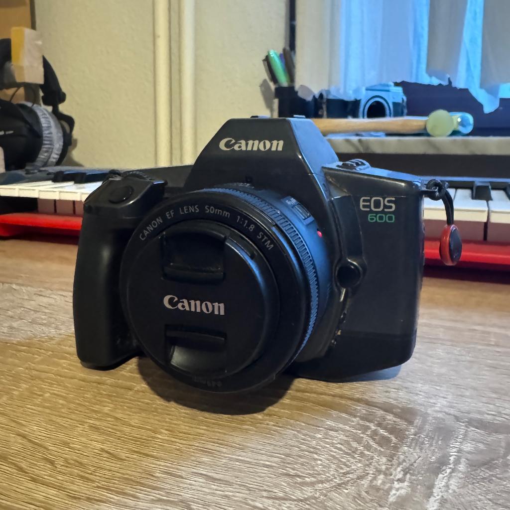 Canon EOS 600 analoge film camera + Canon EF 50mm 1:18, Audio, Tv en Foto, Fotocamera's Analoog, Ophalen of Verzenden, Gebruikt
