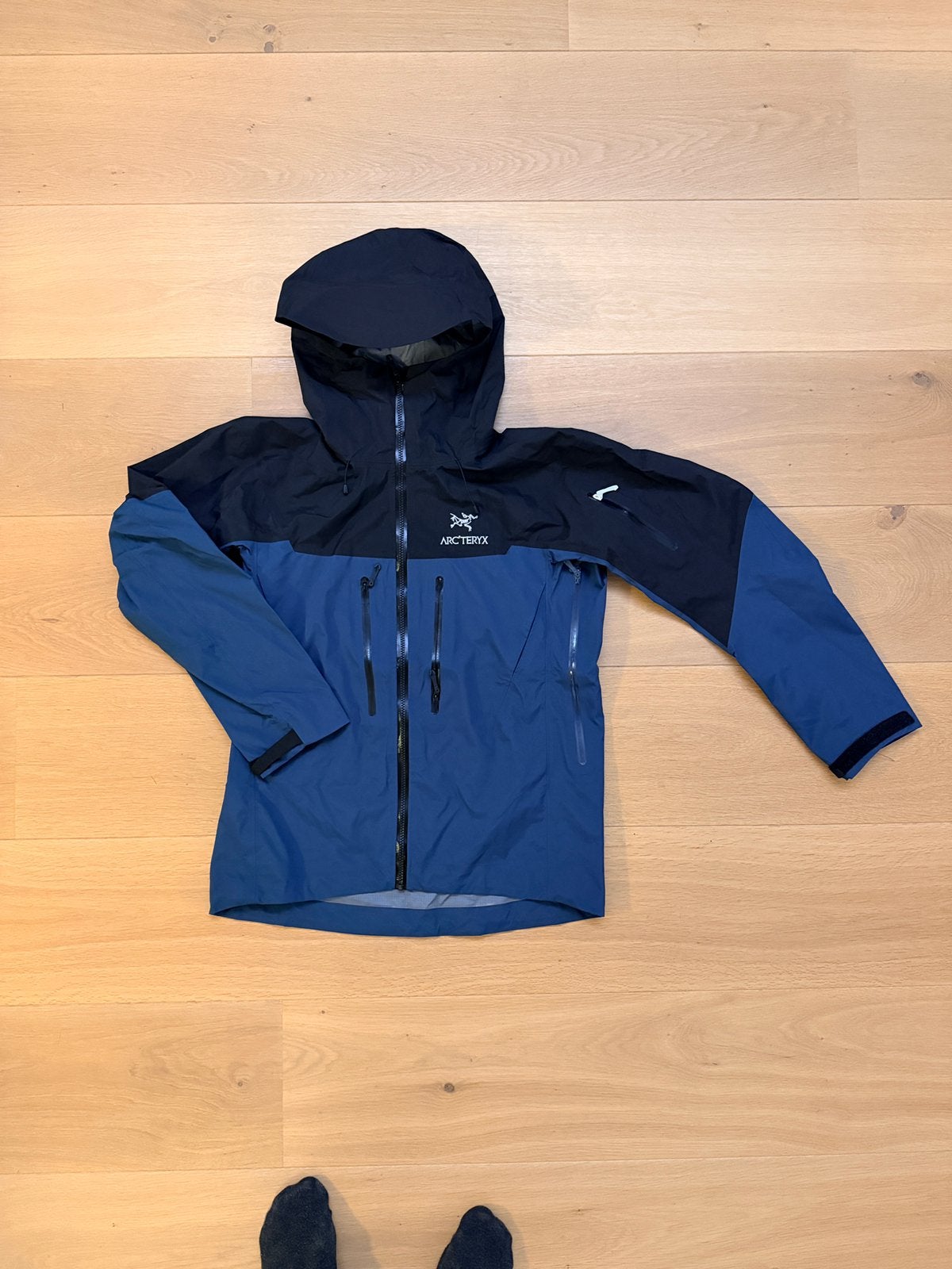 Arcteryx Alpha SV jacket maat M, Ophalen of Verzenden, Zo goed als nieuw, Maat 48/50 (M), Jack