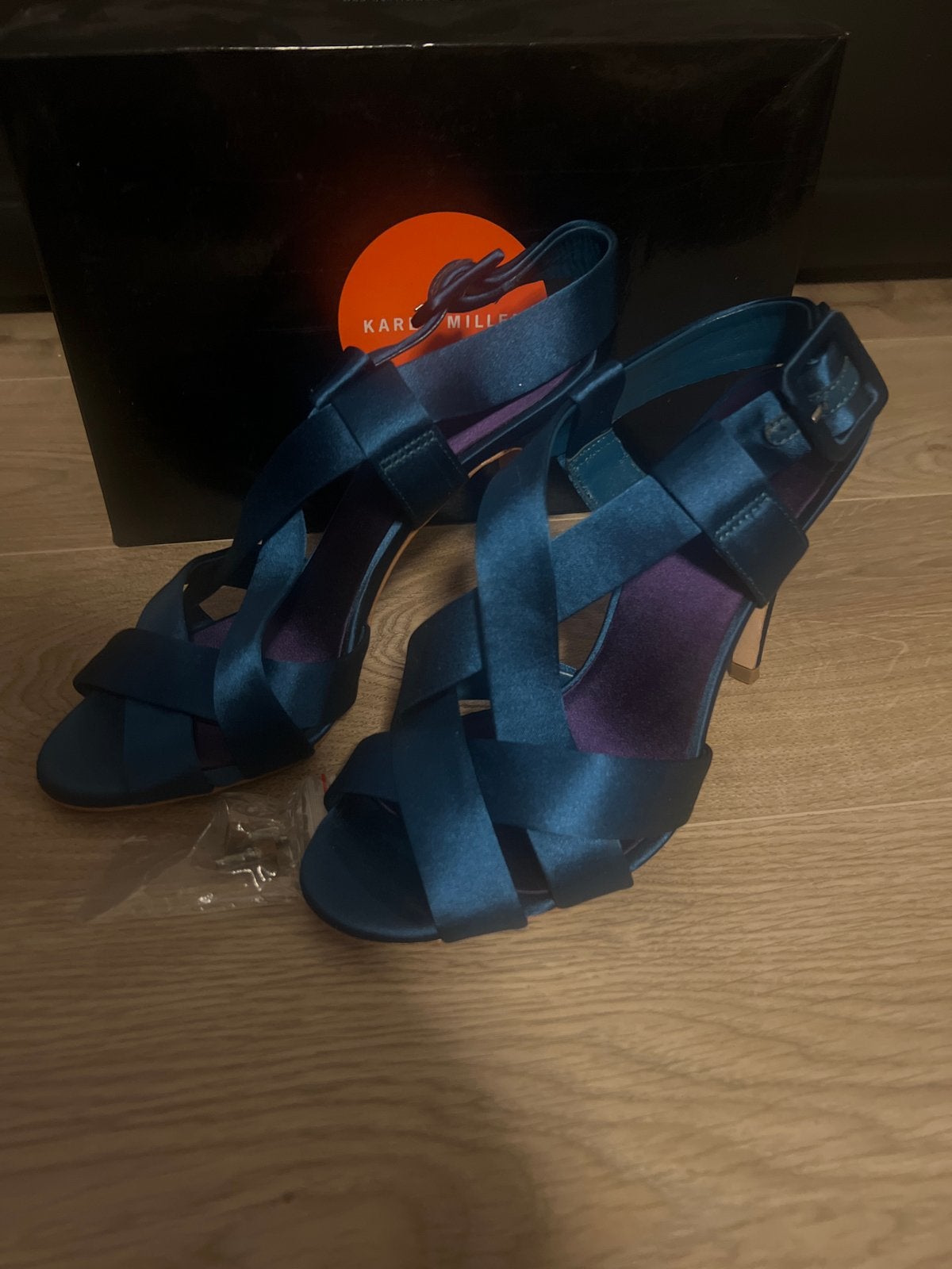 Karen Millen High Heels - Pauwblauw Satijn Maat 39, Kleding | Dames, Schoenen, Blauw, Zo goed als nieuw, Sandalen of Muiltjes
