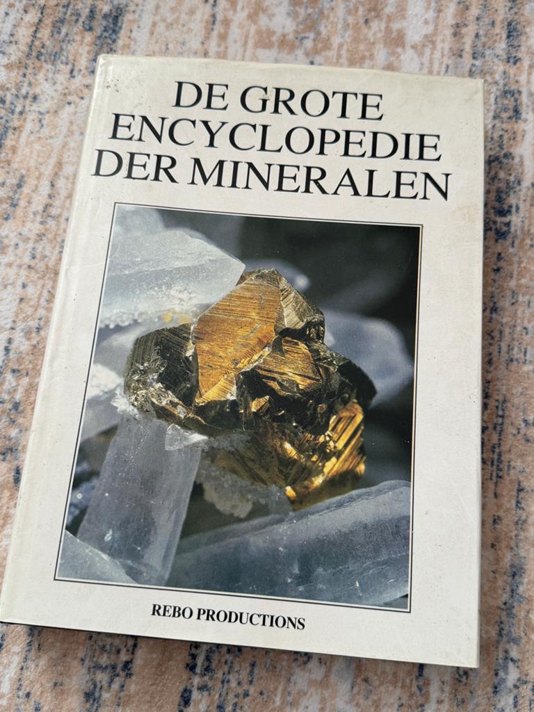 Duda – Grote Encyclopedie der Mineralen (Hardcover), Boeken, Ophalen of Verzenden, Zo goed als nieuw