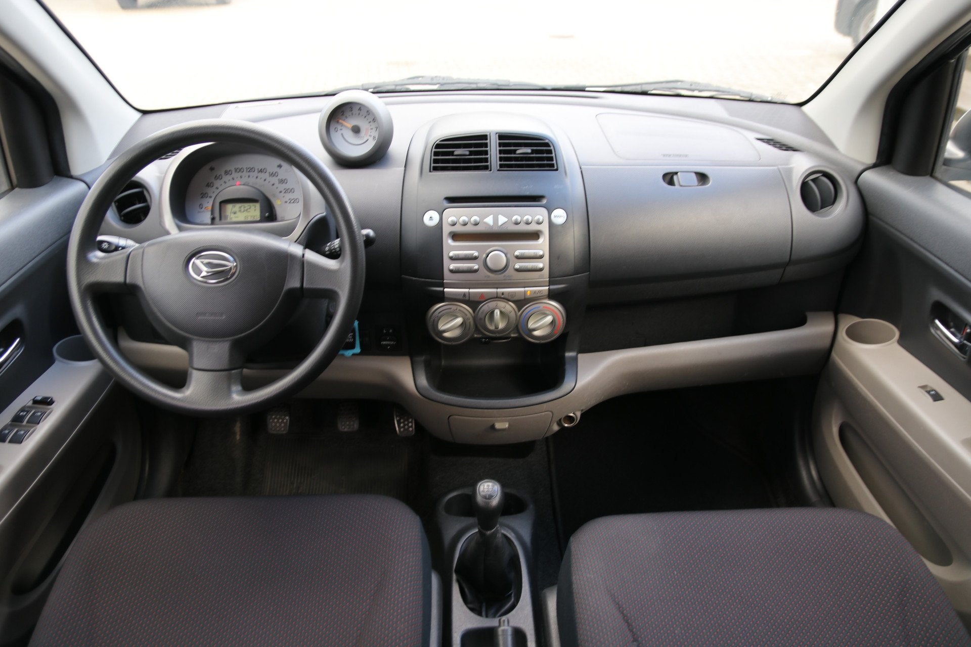 Daihatsu Sirion 2 1.3-16V Comfort airco (bj 2006), Auto's, Voorwielaandrijving, Gebruikt, 4 cilinders, Bedrijf