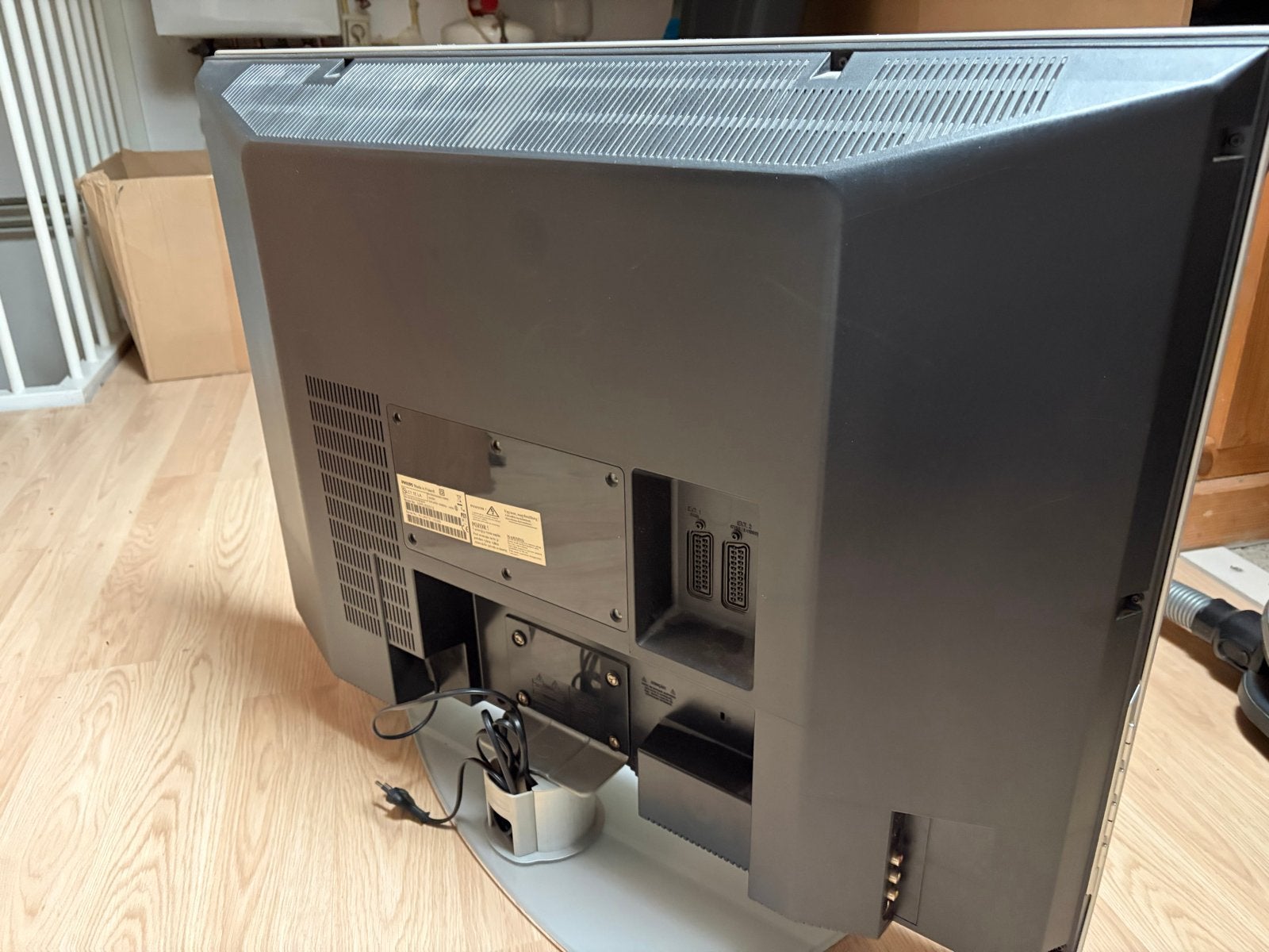Philips LCD TV met HDMI en Scart aansluitingen, Ophalen, Philips, Gebruikt, 50 Hz