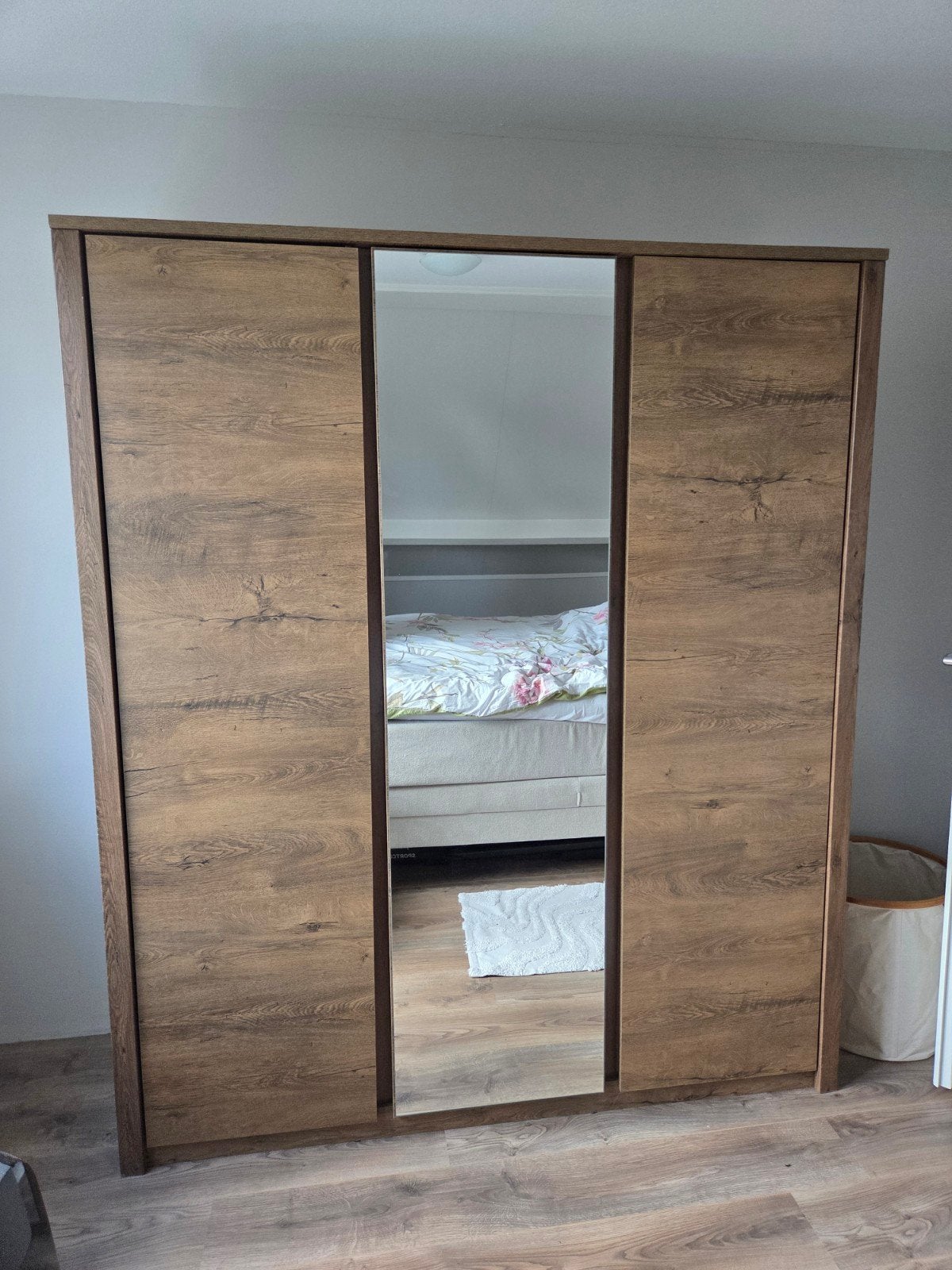 Kledingkast Vedde van JYSK, Ophalen, Met deur(en), 100 tot 150 cm, 200 cm of meer