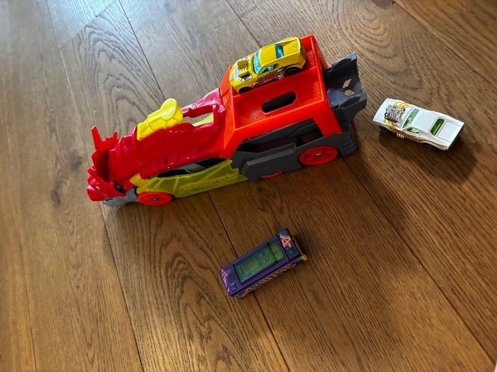 Hot Wheels Draken Transporter launch set zo goed als nieuw, Ophalen of Verzenden, Zo goed als nieuw
