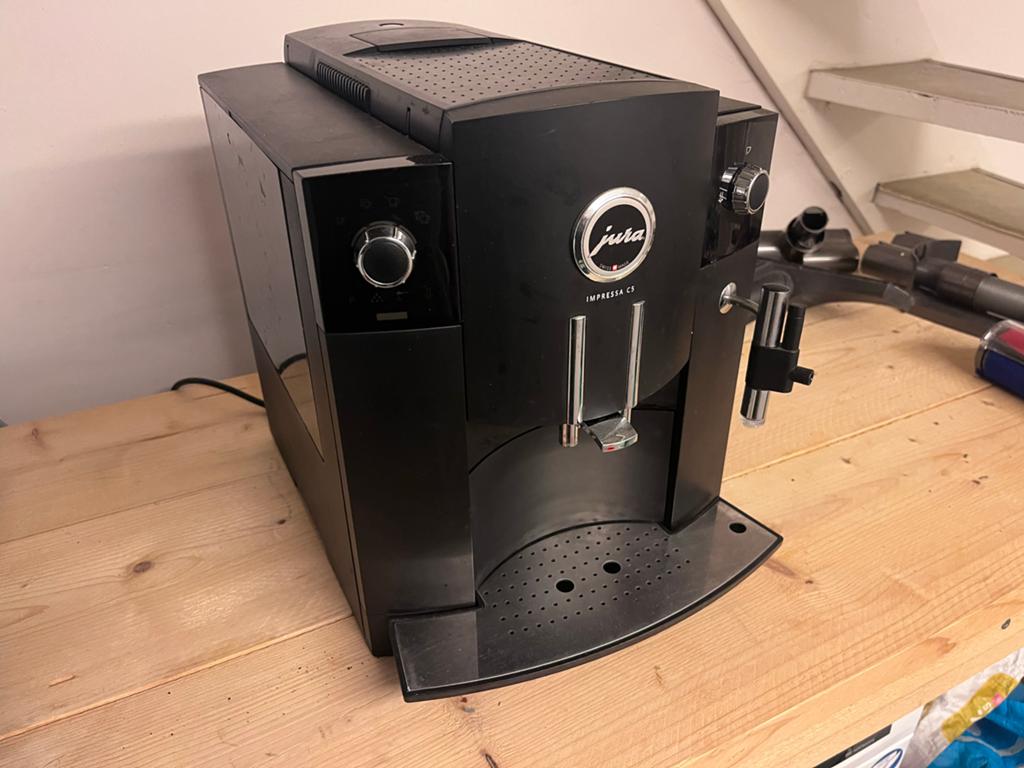 Jura C5 koffiemachine - defect, voor onderdelen/reparatie, Witgoed en Apparatuur, Koffiezetapparaten, Koffiemachine, Koffiebonen