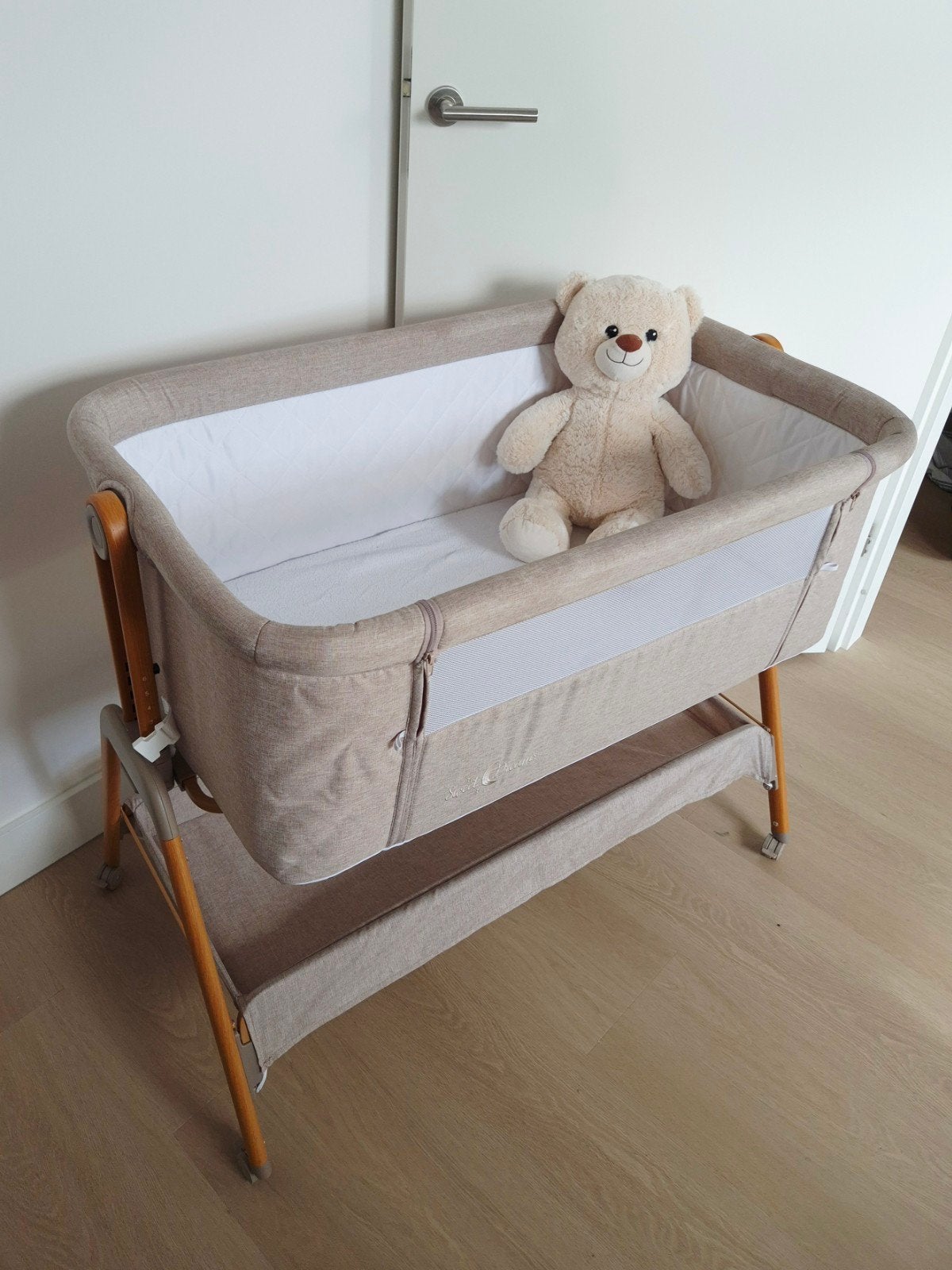 Chipolino Co-Sleeper Wieg Sweet Dreams Mocca/Wood, Kinderen en Baby's, Ophalen, Gebruikt, Wieg