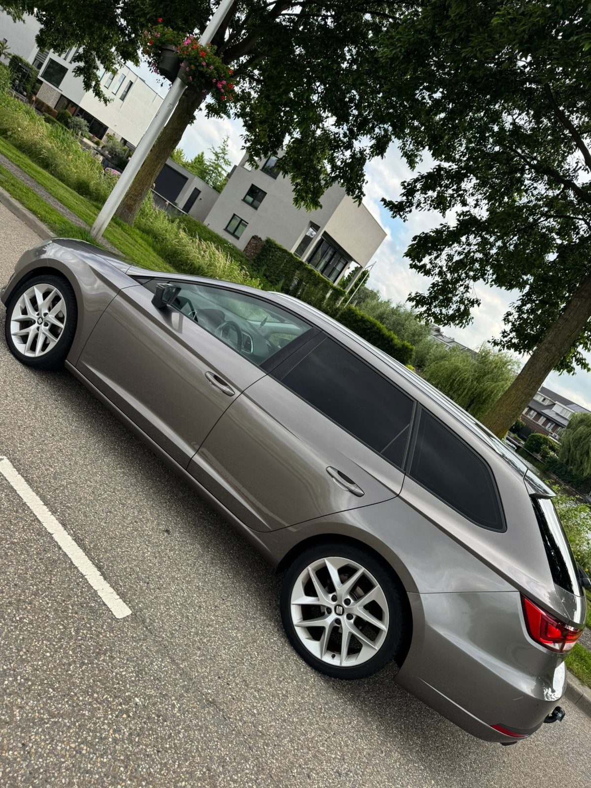 Seat Leon fr 1.4 TSI 122PK 2014 Grijs | BOMVOL OPTIES, Auto's, Voorwielaandrijving, 1169 kg, 4 cilinders, Alcantara