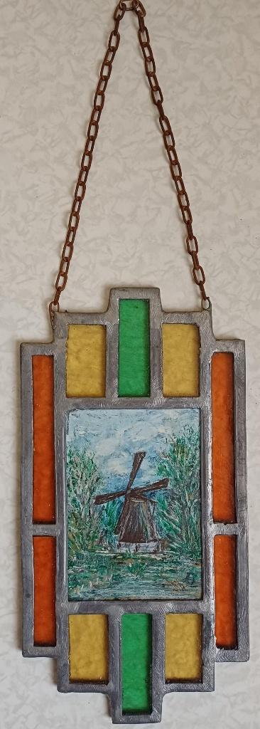 Antiek glas in lood raam hanger met molentje, Ophalen of Verzenden