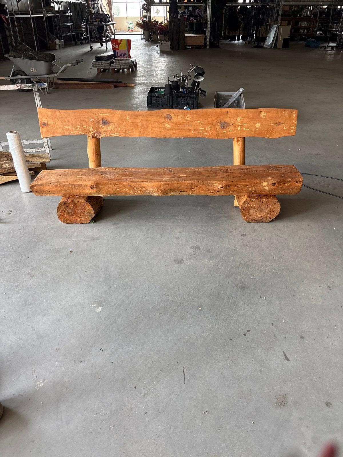 Rustieke houten tuinbank - Massief boomstam design, Ophalen, Gebruikt, Hout, Drie