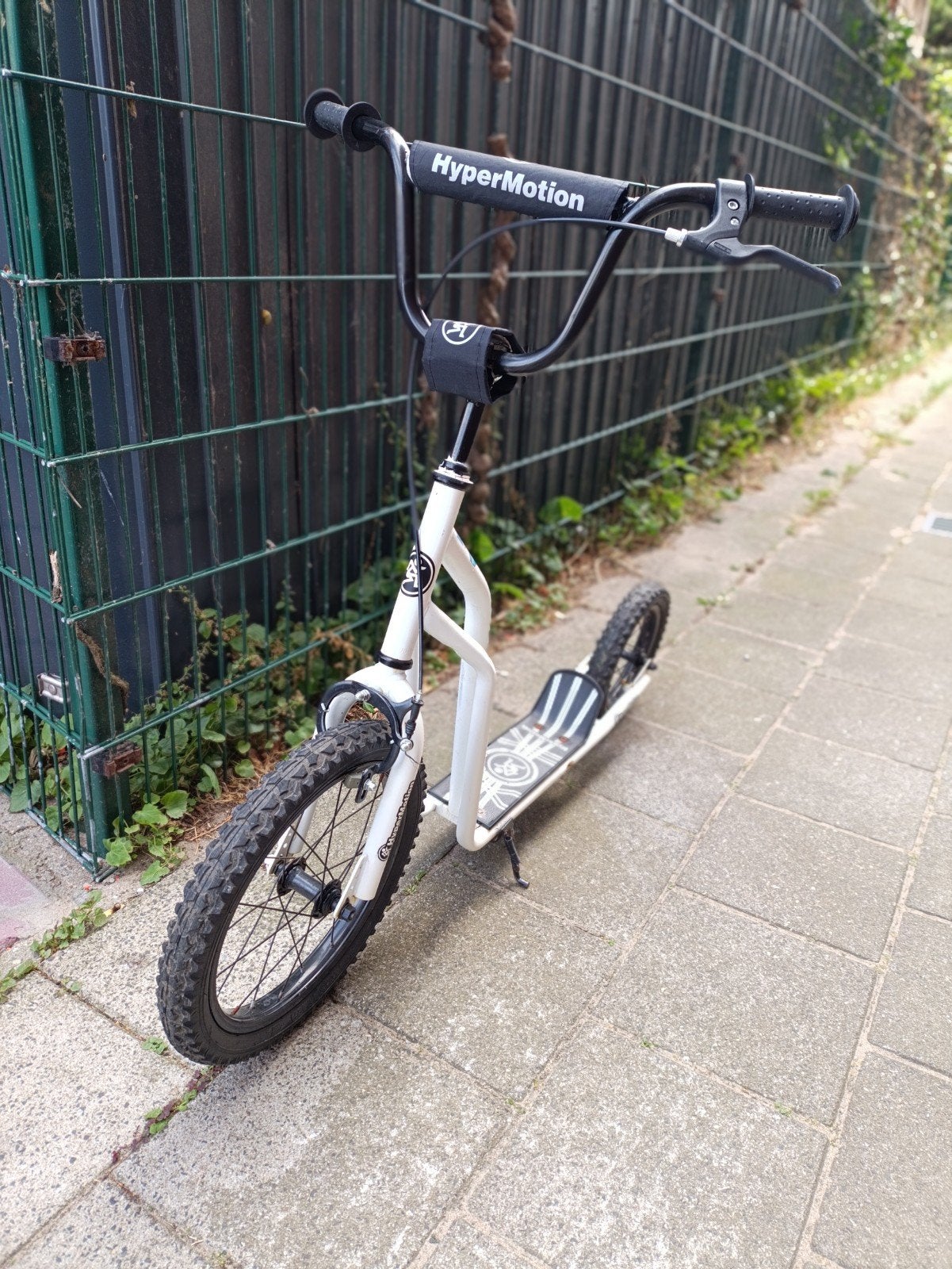 Robuuste kinderstep met rem en standaard - HyperMotion, Ophalen