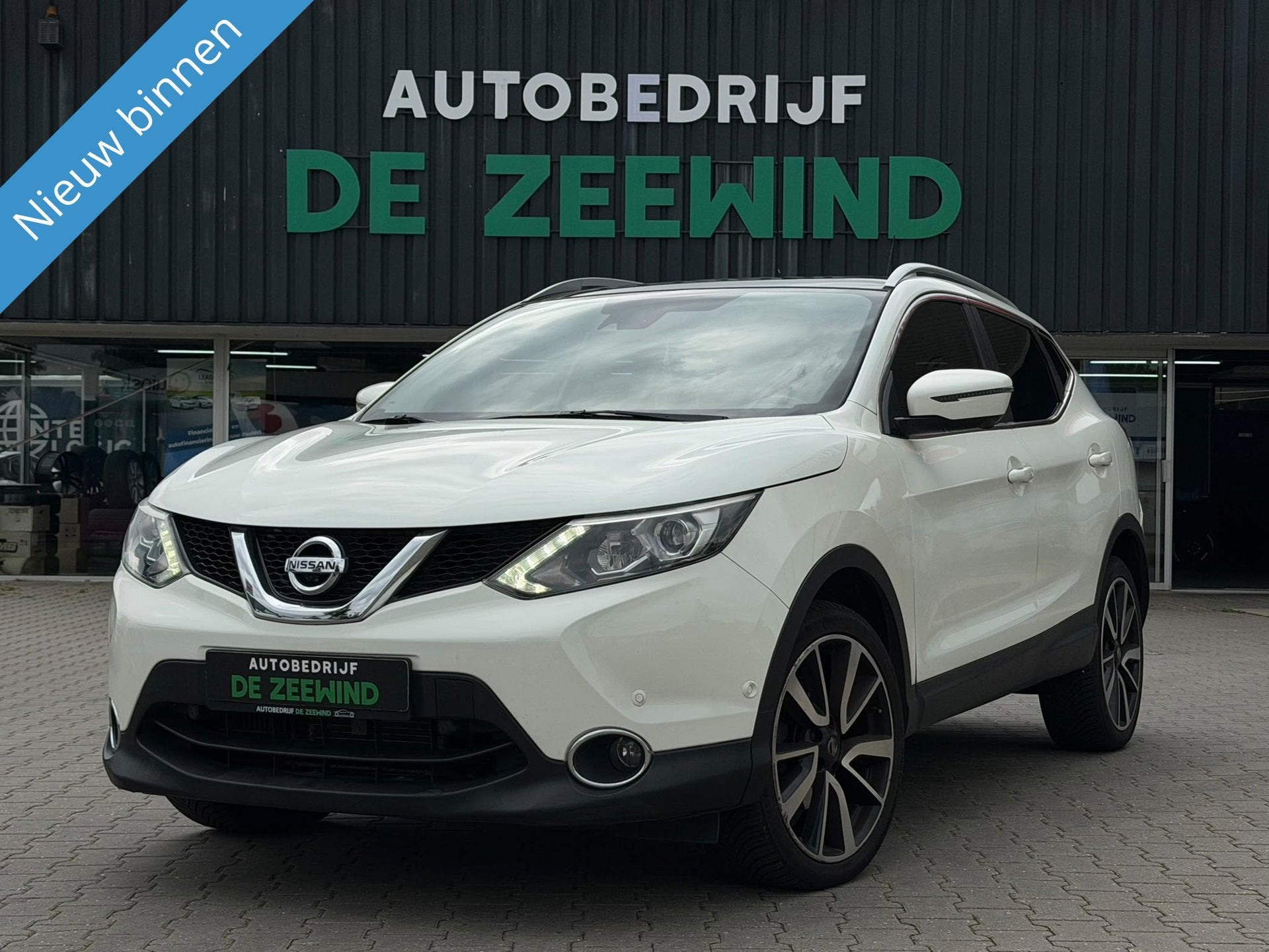 Nissan Qashqai 1.2 Tekna|Pano|Automaat sleept, Gebruikt, 4 cilinders, 116 pk, Wit