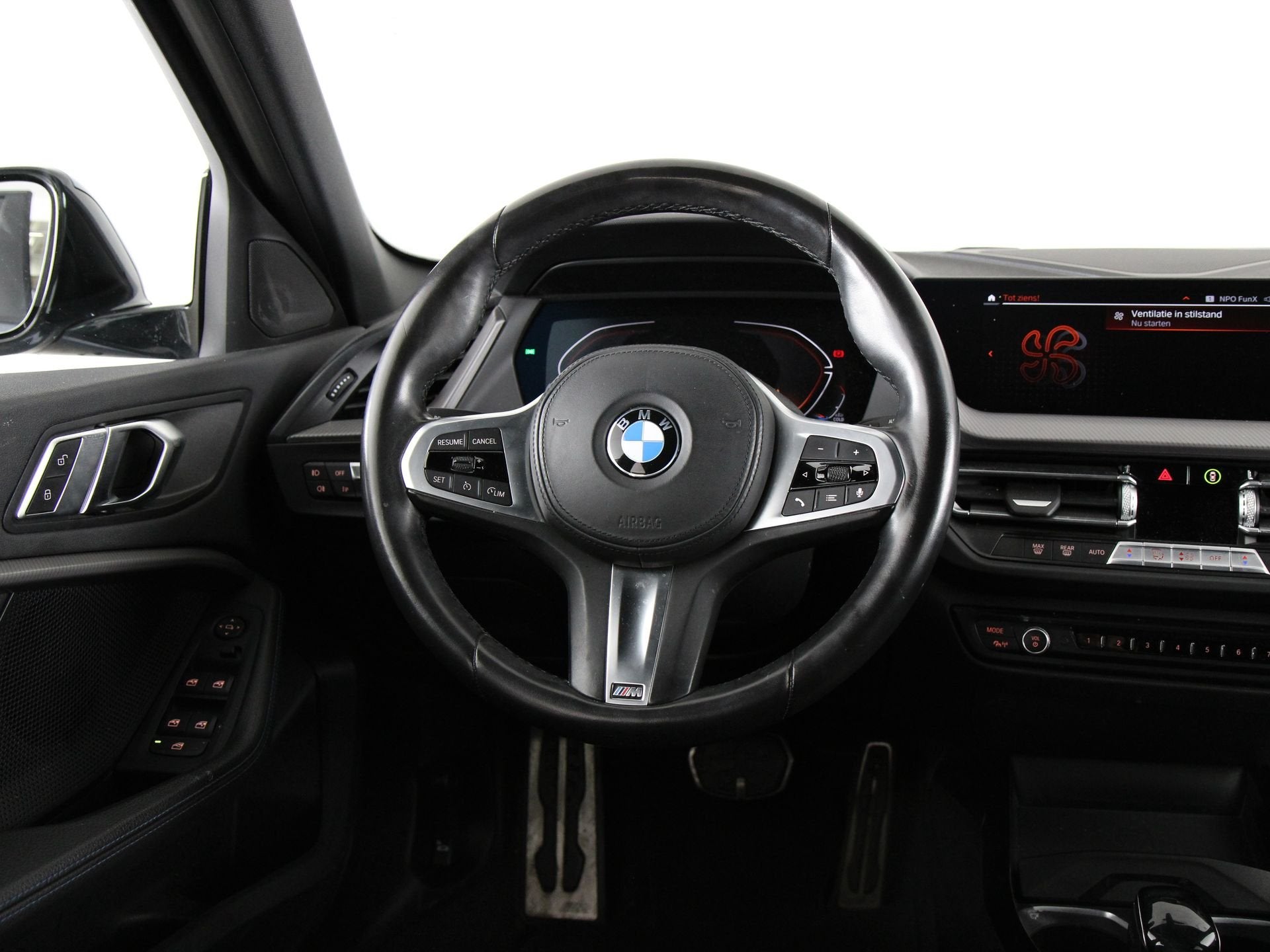 BMW 1 Serie 118i M-Sport (bj 2021, automaat), Auto's, BMW, Gebruikt, Met garantie (alle), Automatische klimaatregeling, Origineel Nederlands