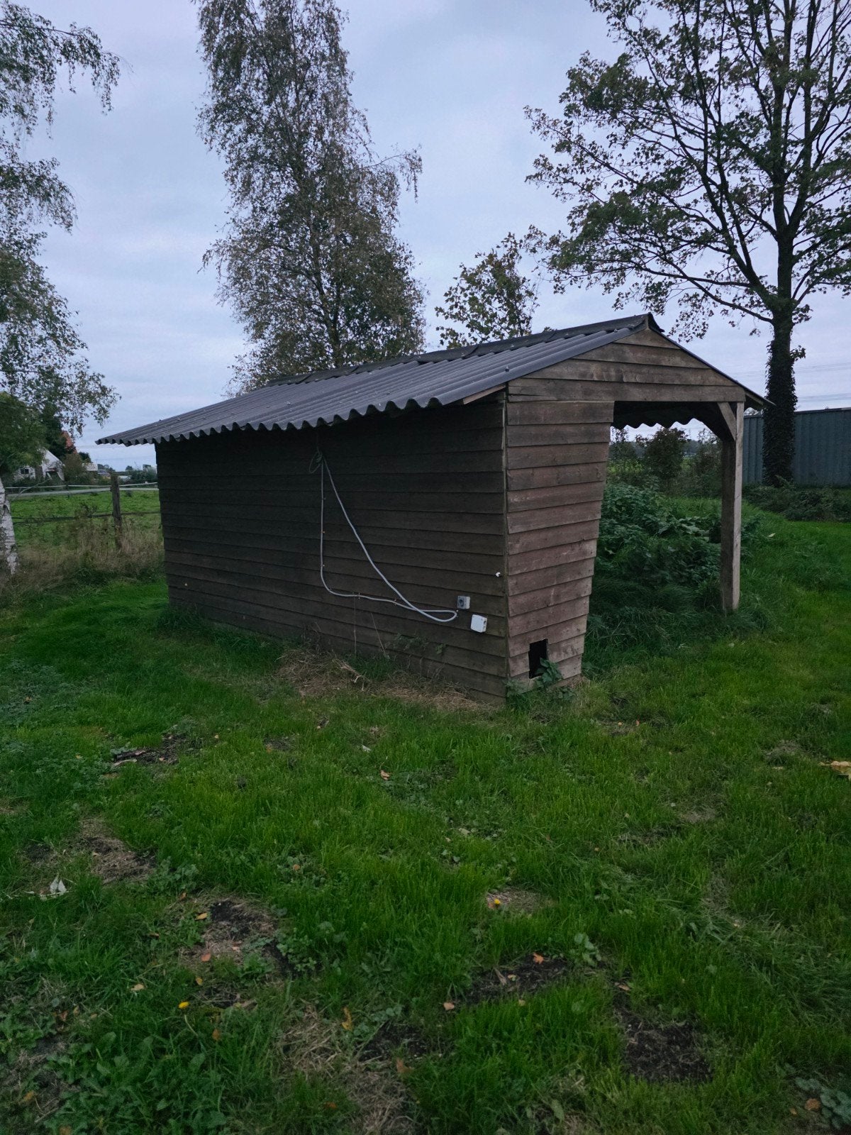 Houten schuurtje voor kippen of geiten, Tuin en Terras, Ophalen, 250 tot 500 cm, Schuur, 1 raam