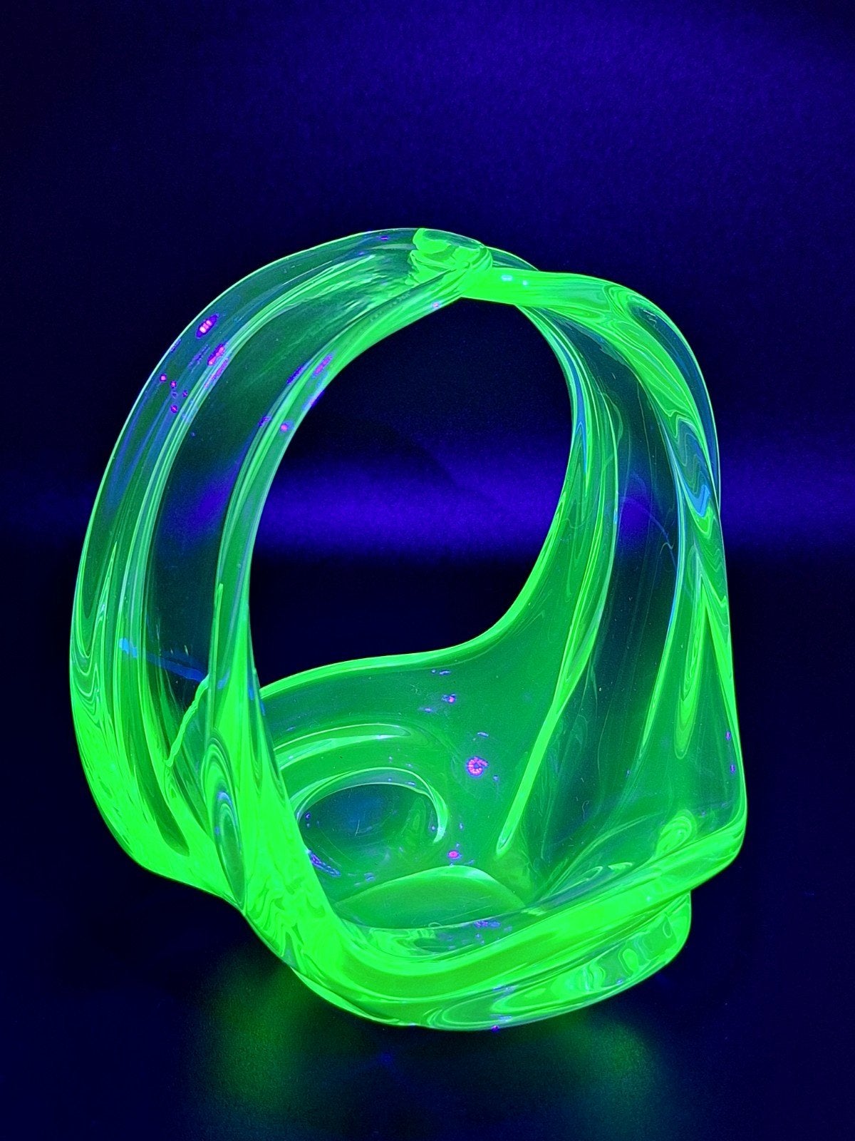 Murano uranium glas bonbonniere / sieradenmandje, Antiek en Kunst, Ophalen