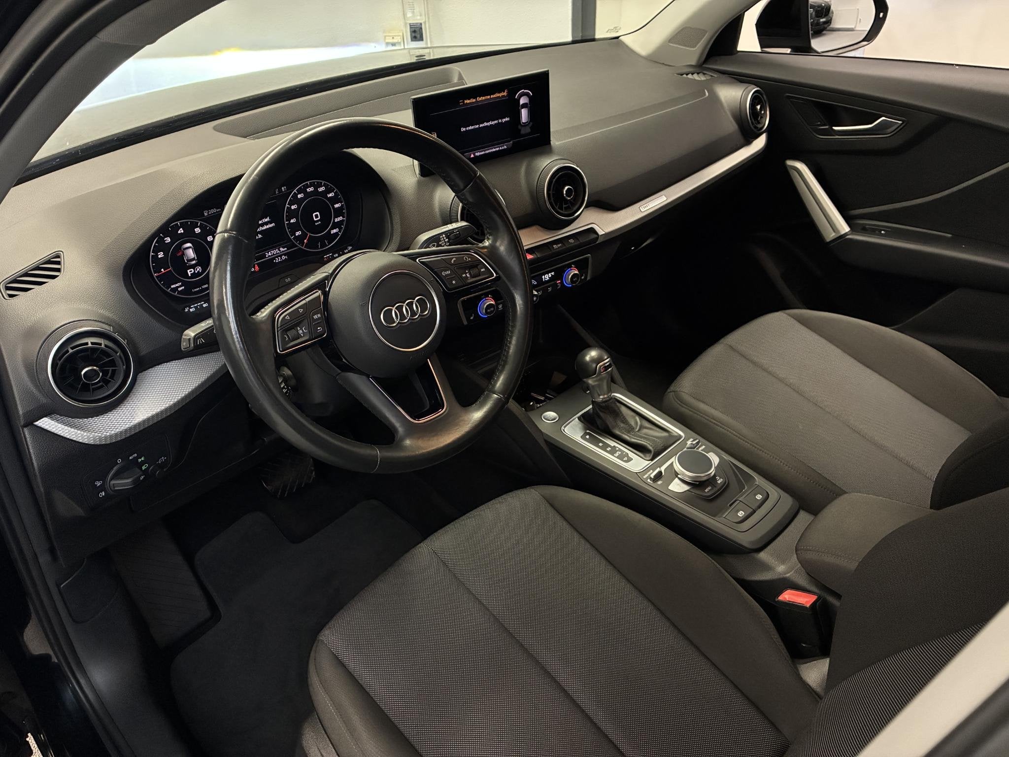 Audi Q2 30 TFSI Sport Edition | TREKHAAK | ADAP. CRUISE | ST, Auto's, Gebruikt, Zwart, Bedrijf, 19 km/l