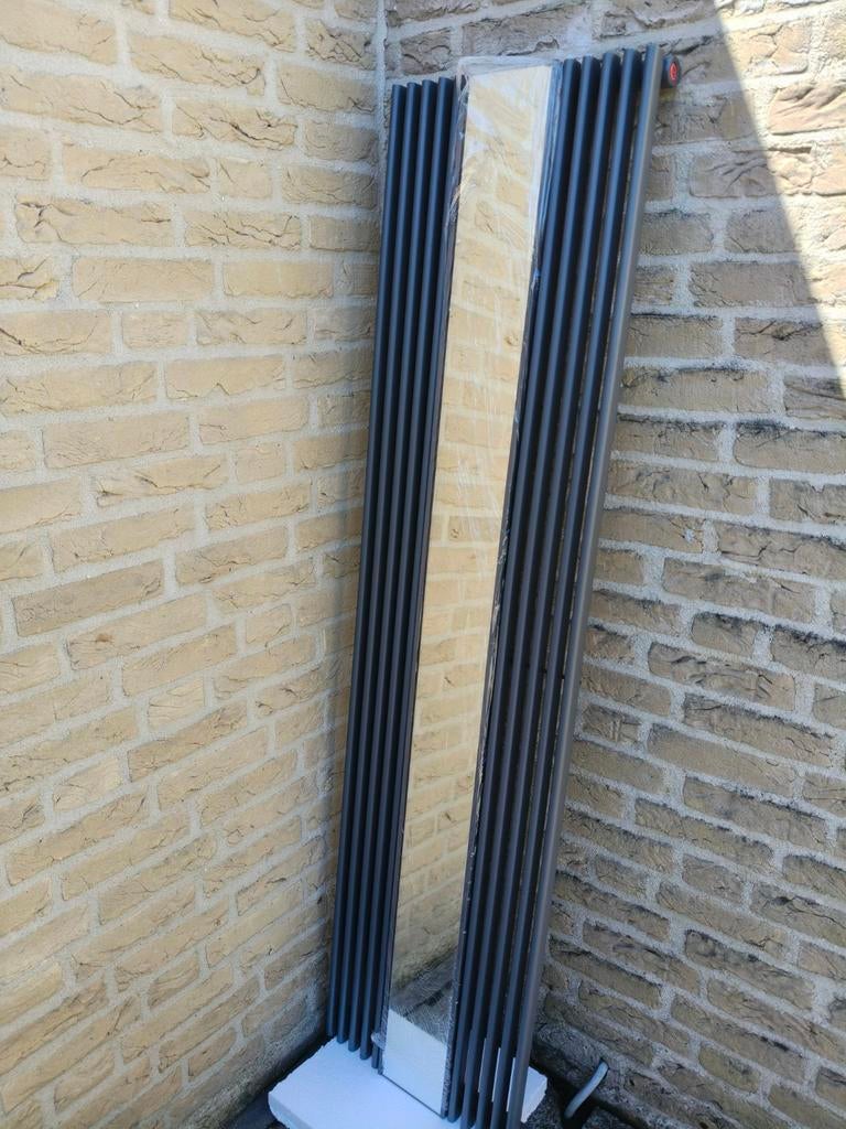 Hudson Reed Verticale Radiator met Spiegel - Nieuw in Doos, Ophalen
