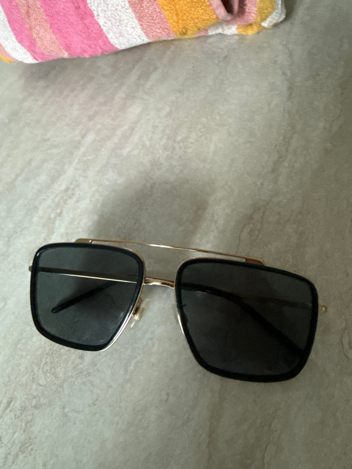 Dolce & Gabbana uniseks zonnebril, Overige merken, Gebruikt, Zonnebril, Zwart