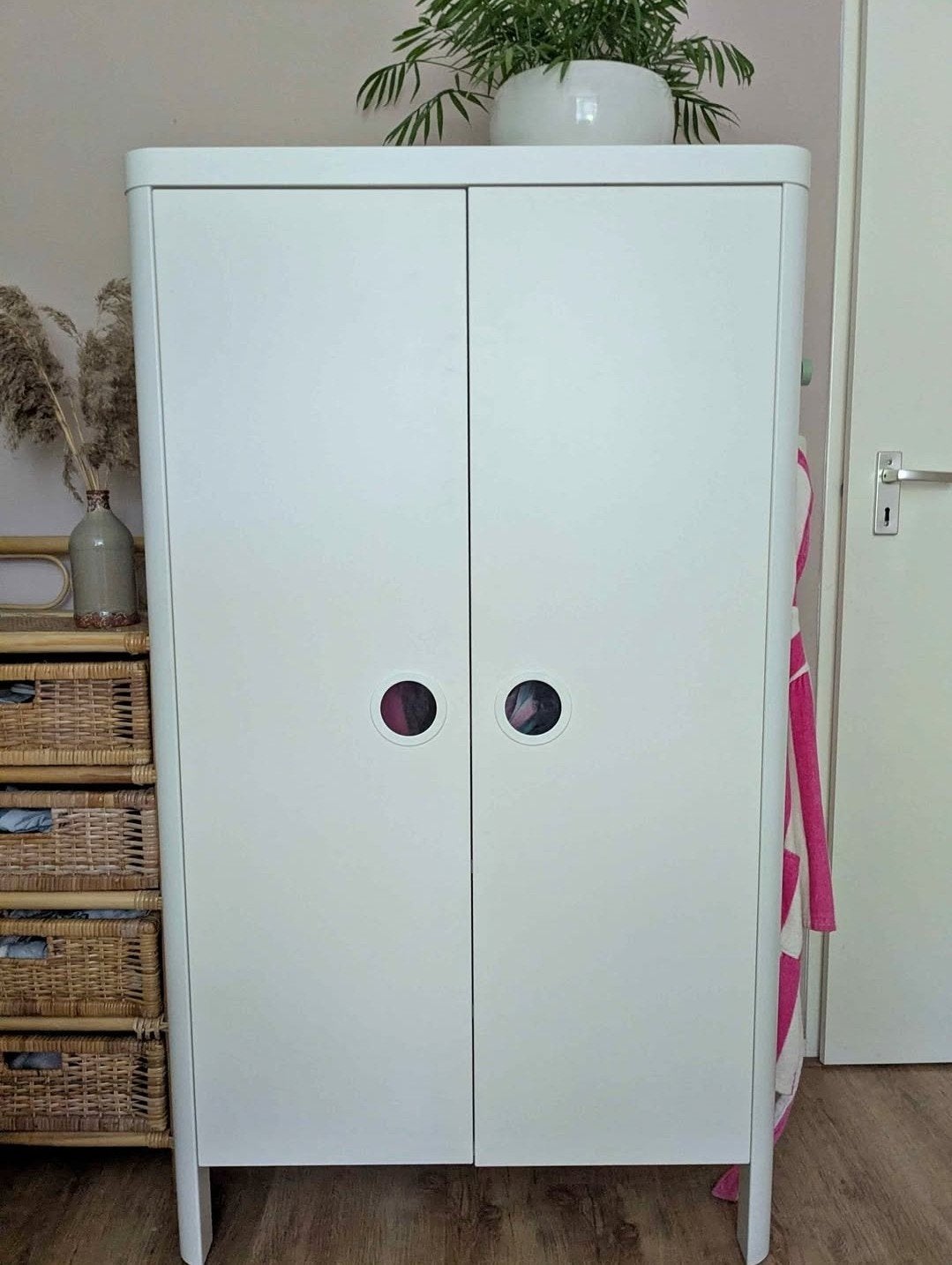 Kinder kledingkast en commode ikea, Gebruikt, Modern, functioneel, 100 tot 150 cm, 50 tot 100 cm