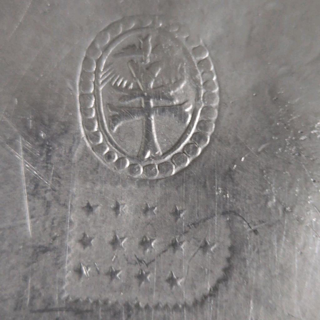 Oude handwerk zilvertin asbak met christelijk logo, Antiek en Kunst, Antiek | Tin, Ophalen of Verzenden
