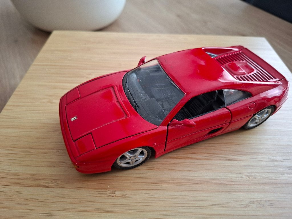 Ferrari F355 Berlinetta schaal 1 : 24, Hobby en Vrije tijd, Modelauto's | 1:24, Ophalen of Verzenden, Gebruikt, Auto, Maisto