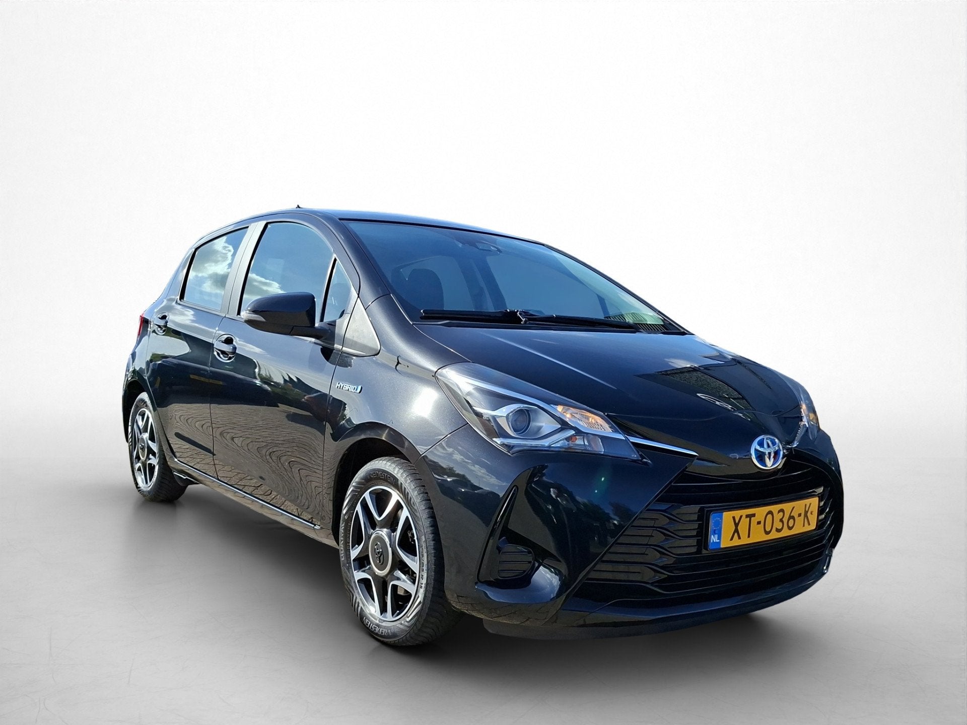 Toyota Yaris 1.5 Hybrid Active trekhaak | NL dealeronderhoud, 4 cilinders, Zwart, Origineel Nederlands, Bedrijf