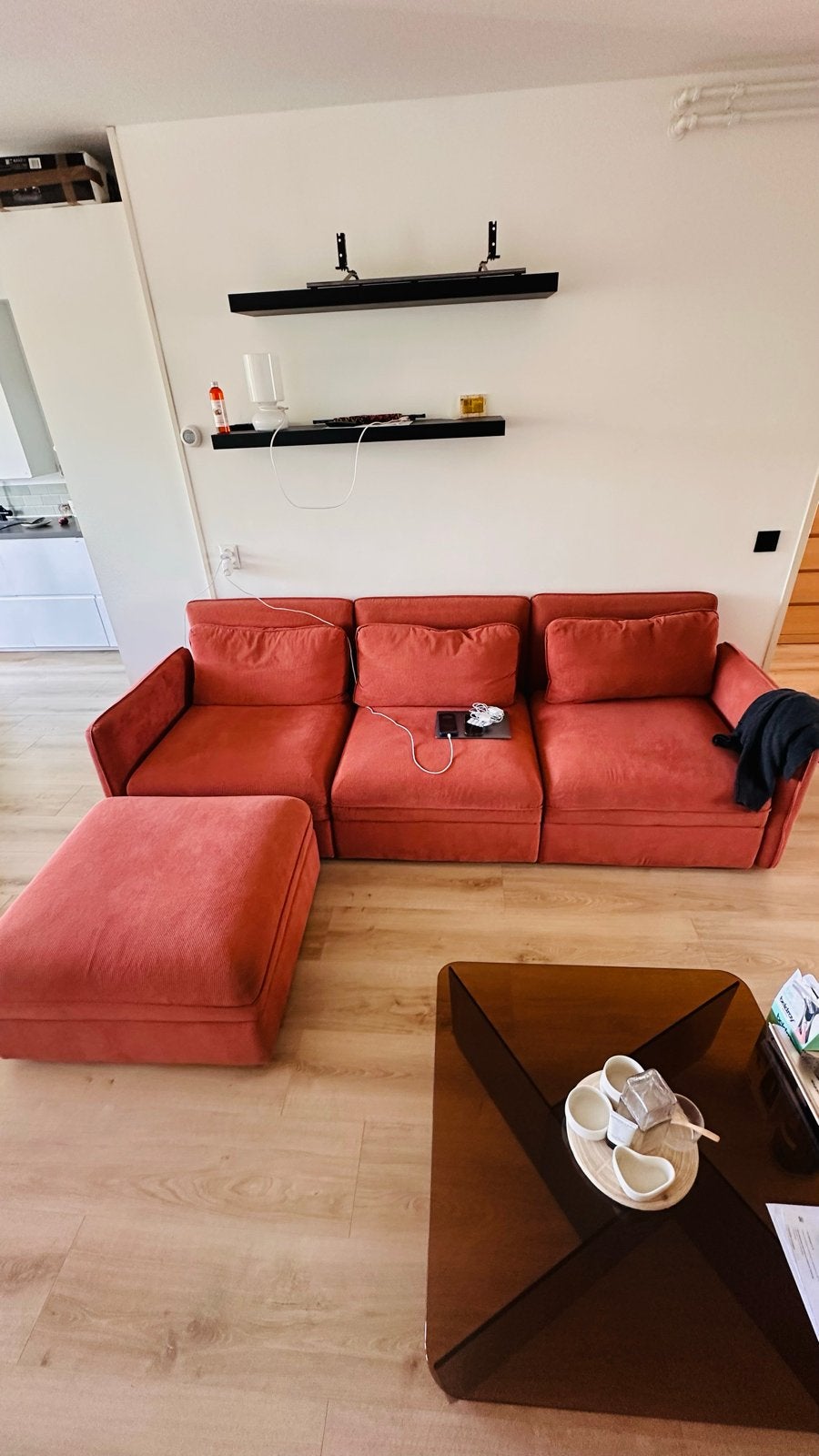 Comfortabele 3-zitsbank met opbergpoef, Ophalen, Driepersoons, 75 tot 100 cm, Zo goed als nieuw