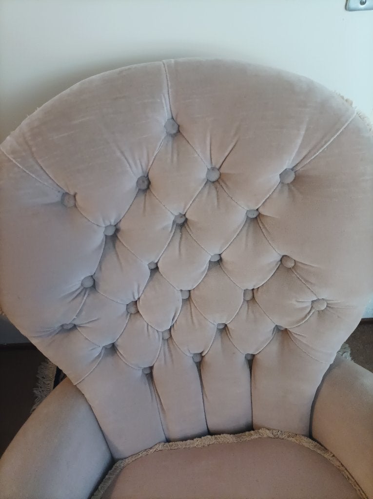 Gecapitonneerde fauteuil, Ophalen