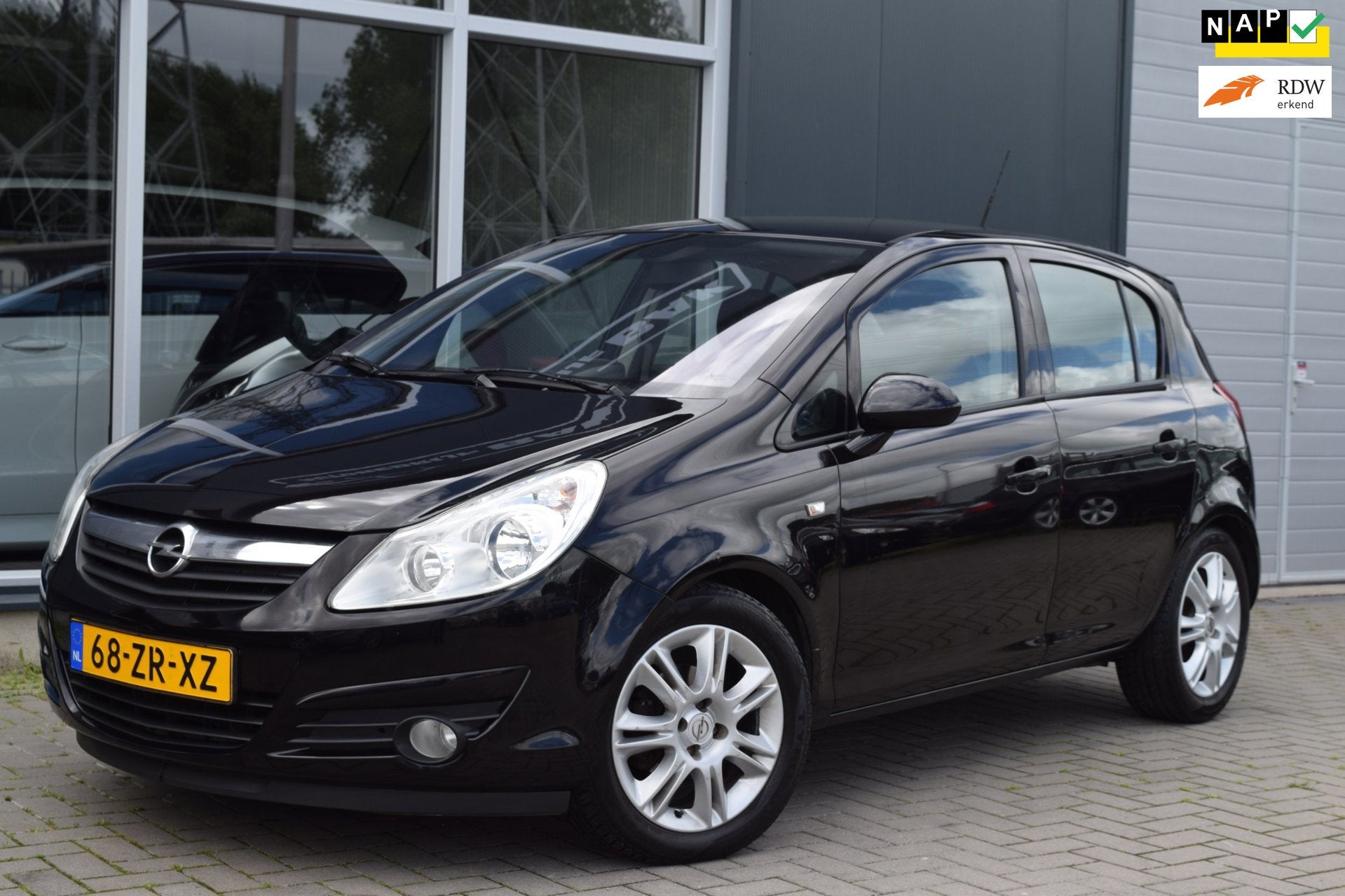 Opel Corsa 1.4-16V Cosmo | Automaat | ½ Leder | NAP + APK 6, Auto's, Opel, 15 km/l, Gebruikt, Zwart, 4 cilinders