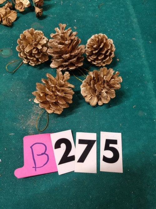 dennenappels goud kleurig 5x [b275], Ophalen of Verzenden, 'T Olde Gre-j, Info@toldegrej.nl, Endepoelstraat 20f Didam