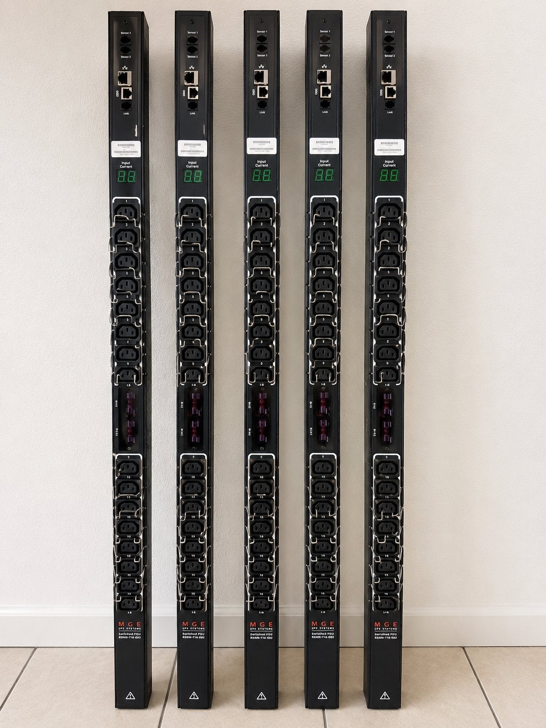 5 X MGE Switched PDU RSNM-T16-E02 - 16A, Made in USA, Ophalen, Gebruikt