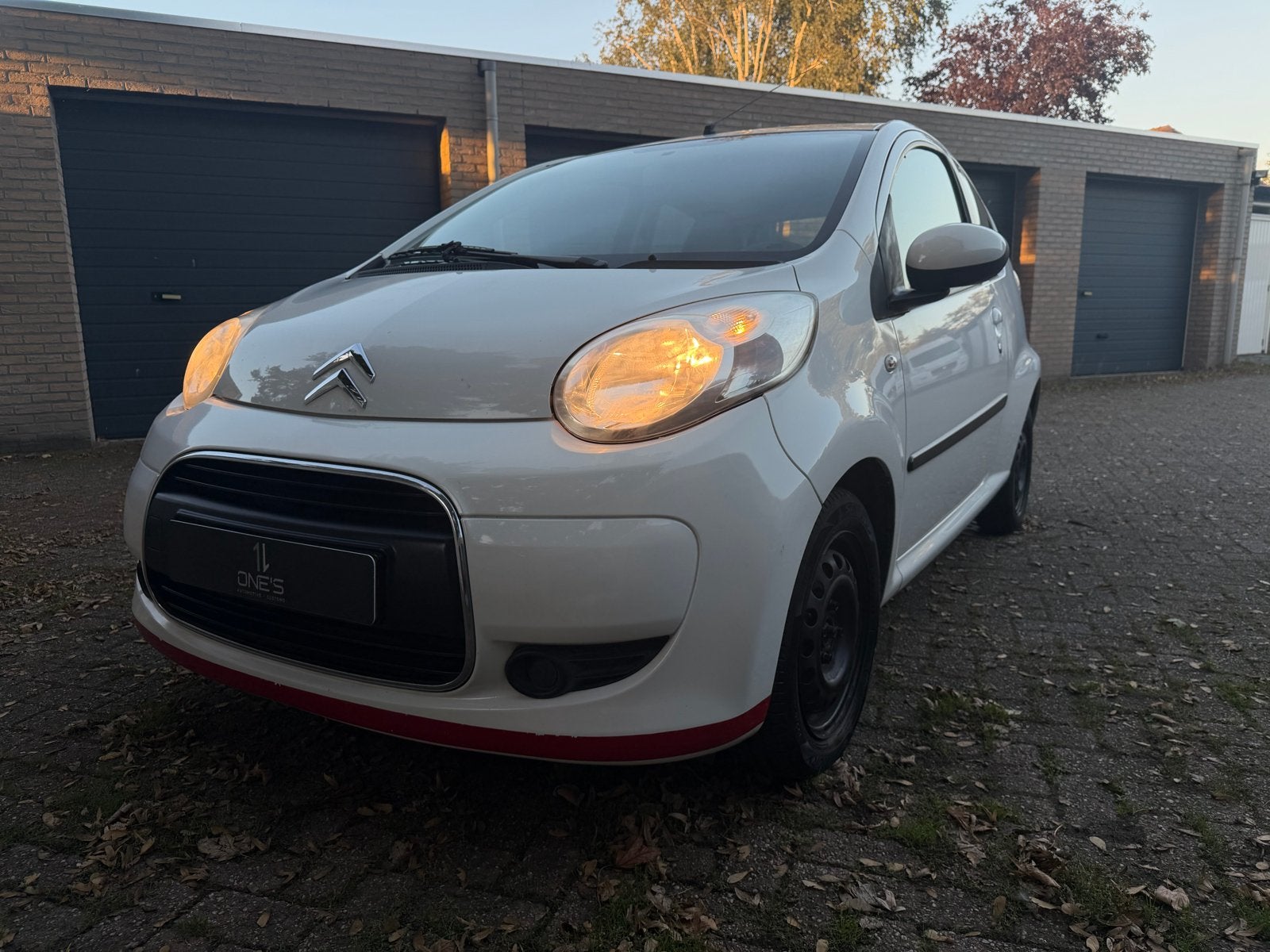 Citroën C1 1.0 3-DRS 2010 Wit, Auto's, Voorwielaandrijving, 4 stoelen, C1, Bedrijf