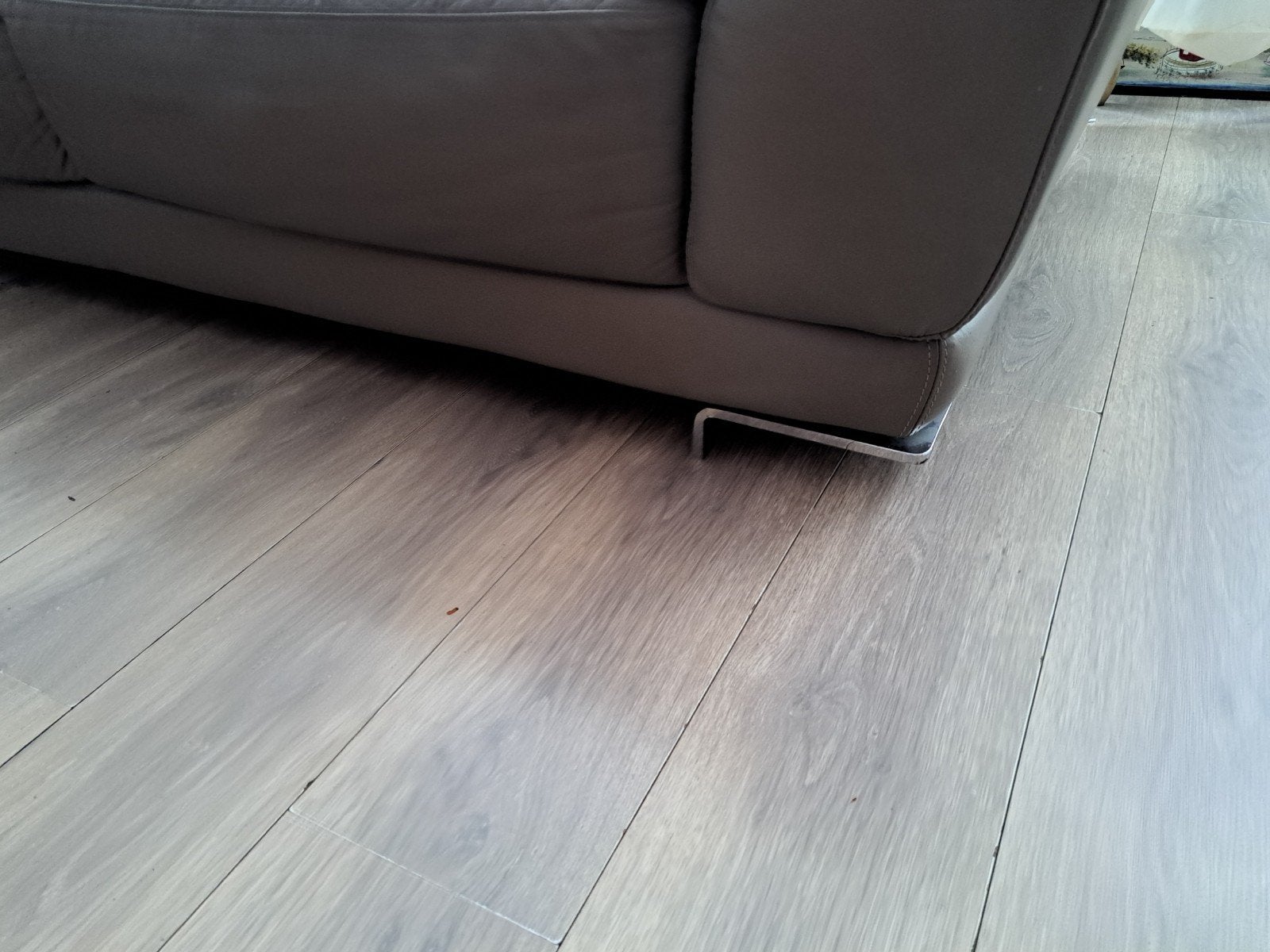Gratis comfortabele Leren Hoekbank - Grijsbruin, Huis en Inrichting, Banken | Bankstellen, Ophalen, 250 tot 300 cm, Gebruikt, 100 tot 125 cm