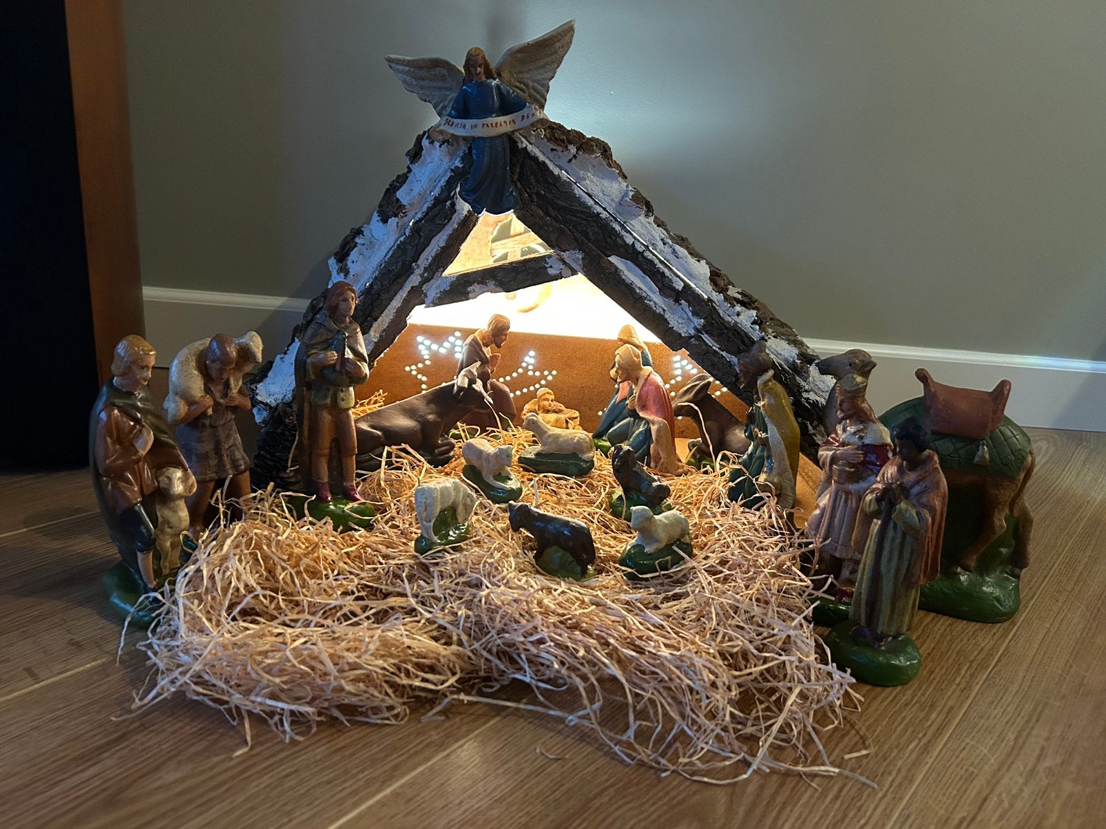 Kerststal met gipsen beelden van 80-100 jaar oud, Diversen, Ophalen, Gebruikt