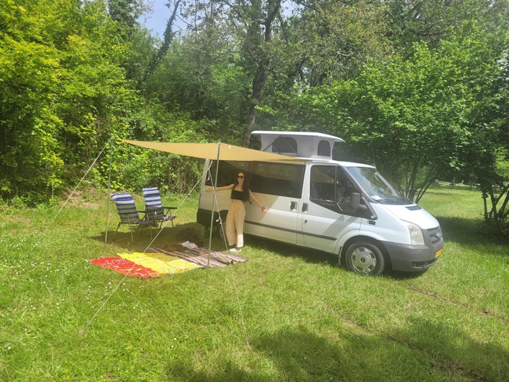 Rofford de Camperbus te koop! Wit Ford Auto Bus Camper Tent, Caravans en Kamperen, Campers, Buscamper of Camperbus, Diesel, Particulier