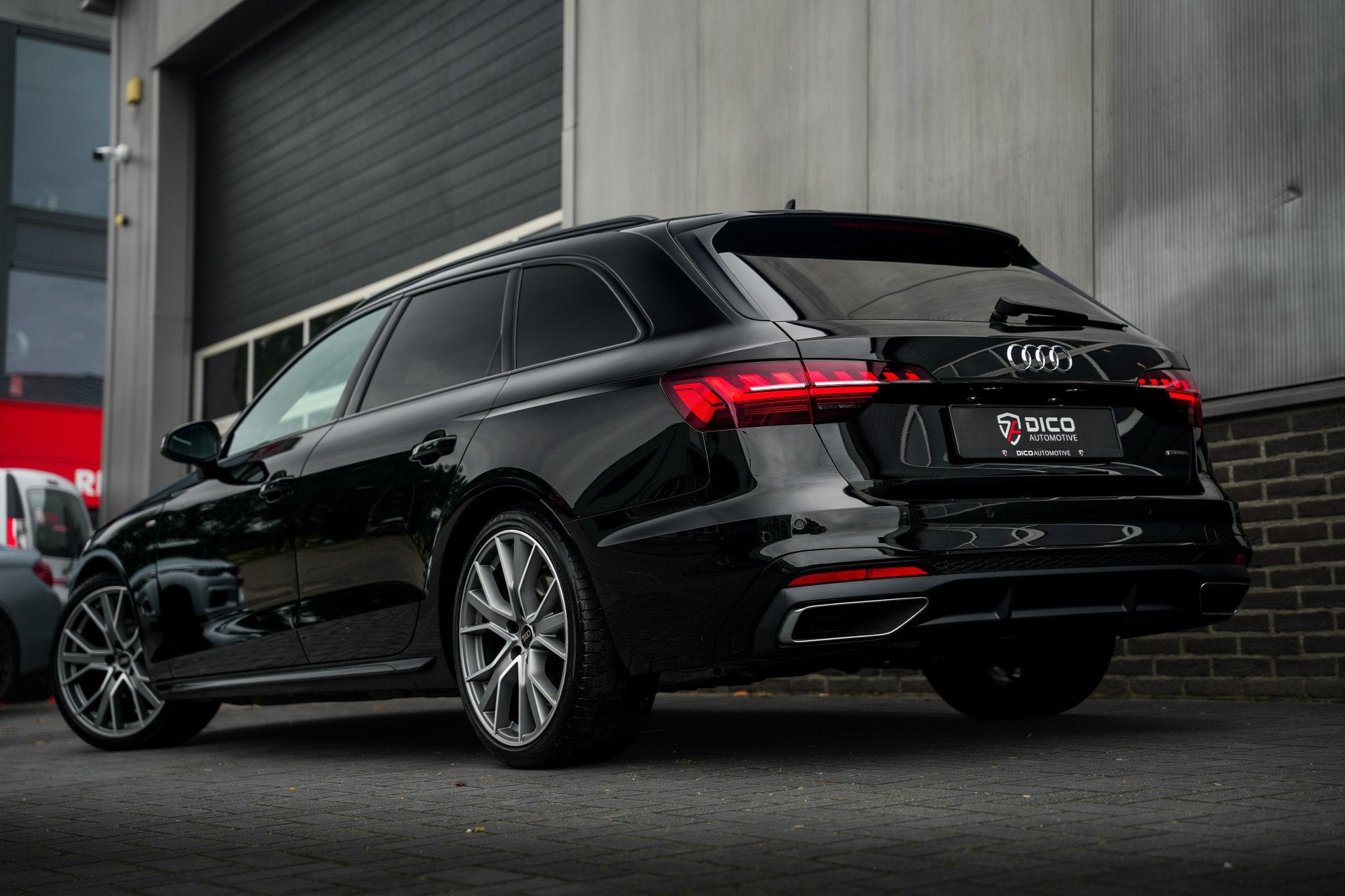 Audi A4 Avant 40 TFSI 204 pk Quattro S-Edition Competition /, Automaat, 15 km/l, Gebruikt, Zwart