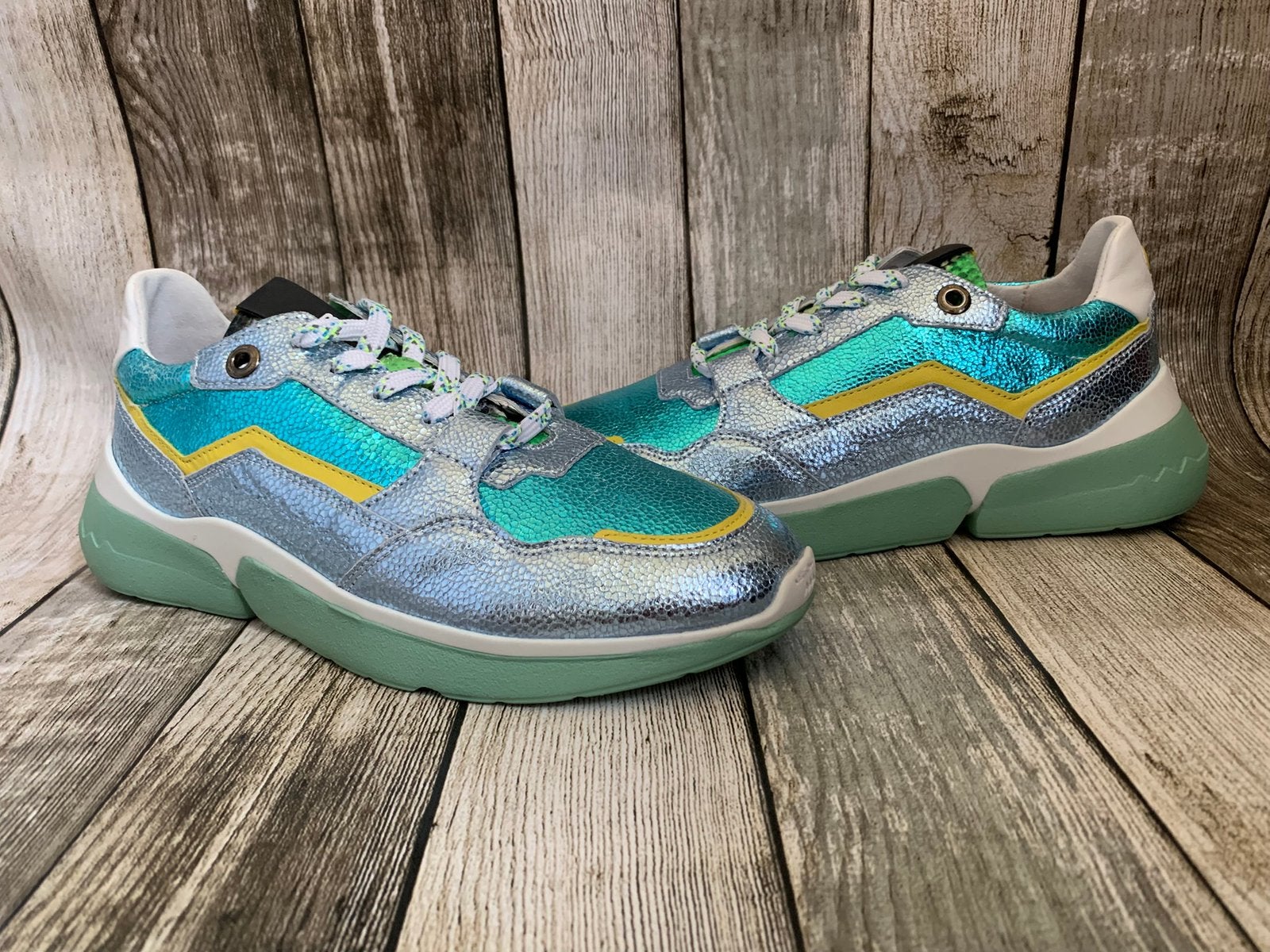 Metallic gave nieuwe Floris van Bommel sneakers (Maat 37,5), Kleding | Dames, Schoenen, Overige kleuren, Verzenden, Floris van Bommel