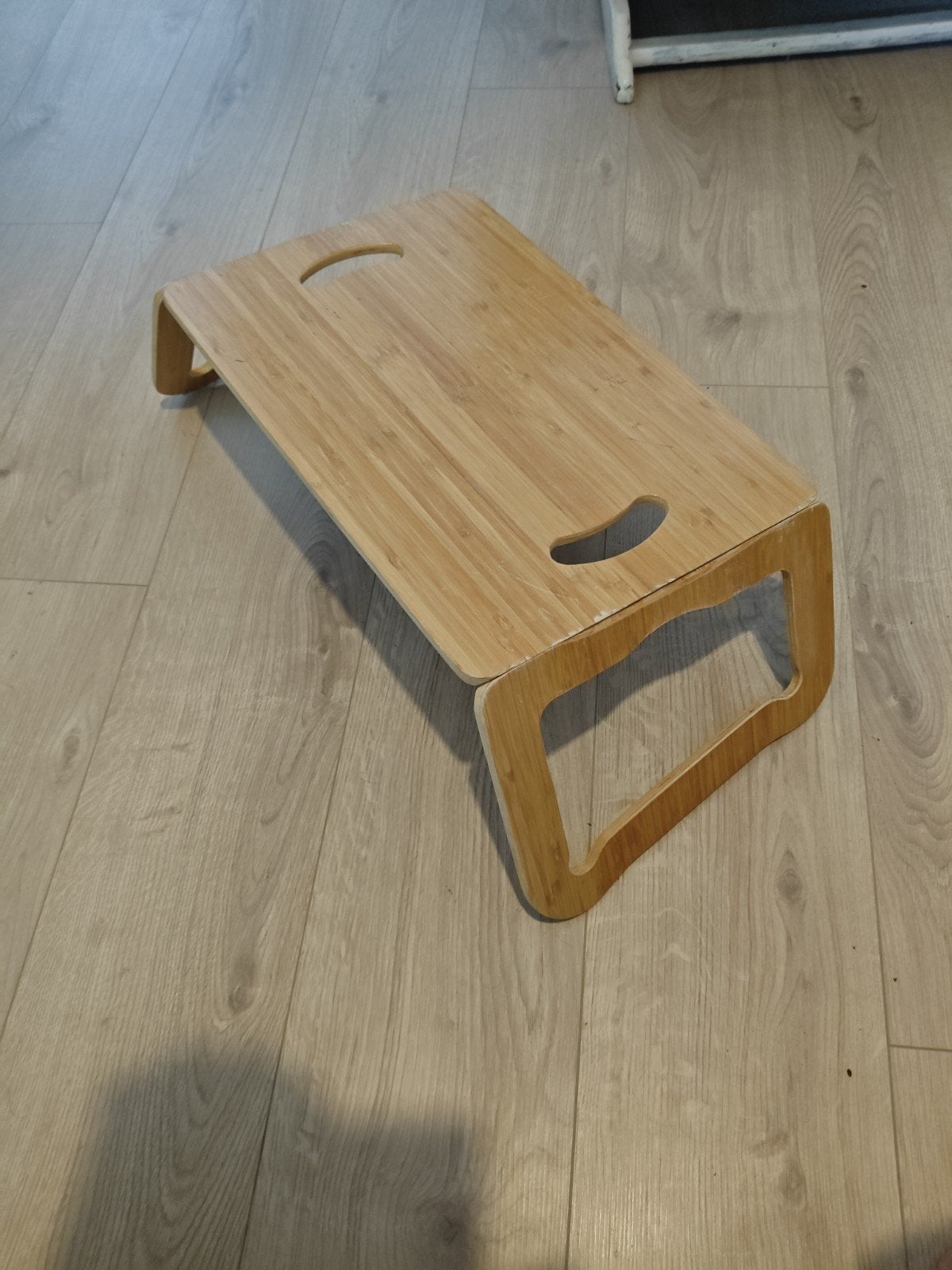 Opvouwbaar bamboe bedtafeltje / laptoptafel, Huis en Inrichting, Tafels | Bijzettafels, Minder dan 45 cm, Gebruikt, Modern, functioneel