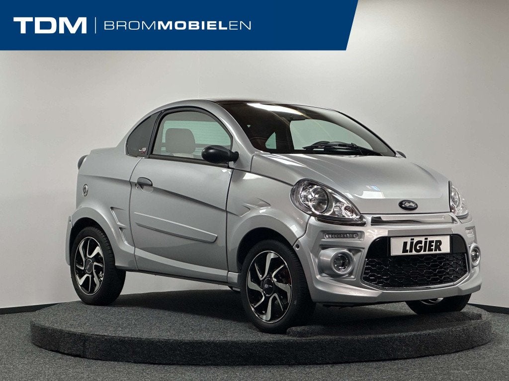 Ligier JSRC Coupé | DCI | Parkeersensoren (bj 2015), Gebruikt, Ligier, Ligier, 105 Route d’Hauterive
BP 70112  Abrest, FR