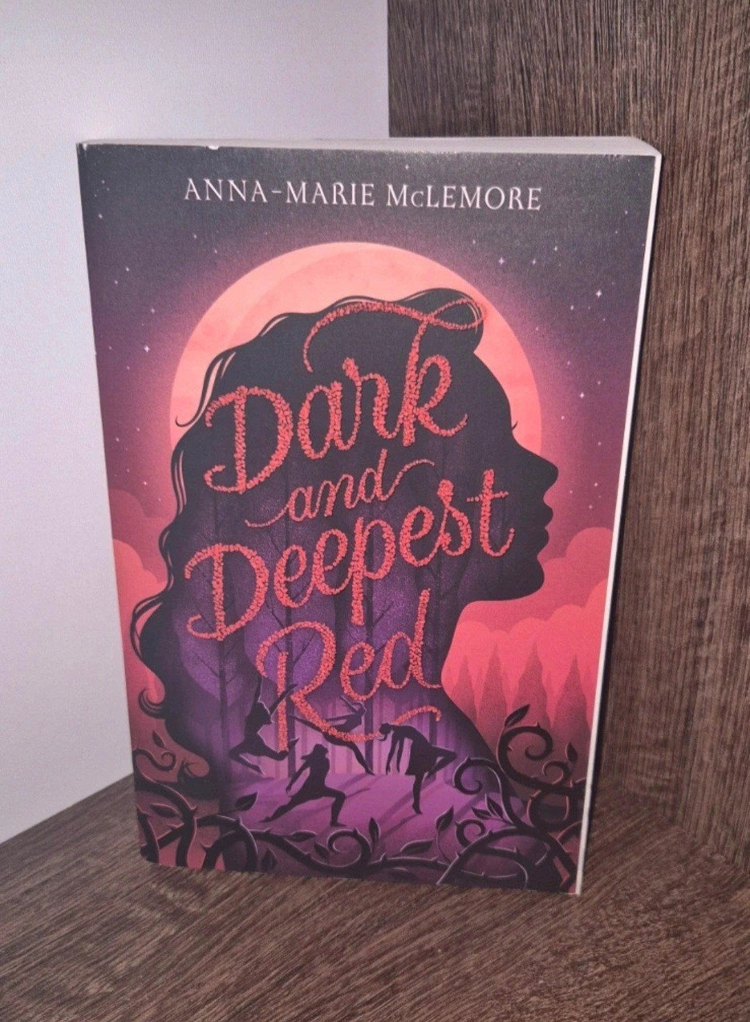 Dark and Deepest Red - Anna-Marie McLemore, Boeken, Romans, Zo goed als nieuw, Ophalen of Verzenden