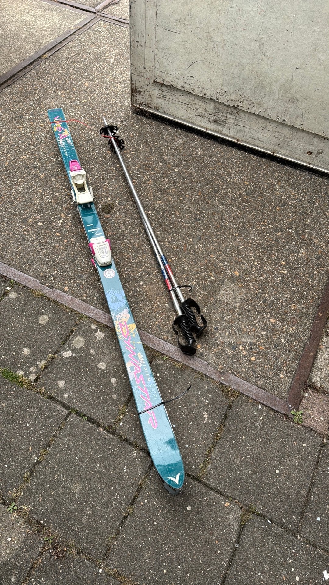 Ski's met stokken - Gebruikt, Overige merken, 140 tot 160 cm, Gebruikt, Ophalen of Verzenden