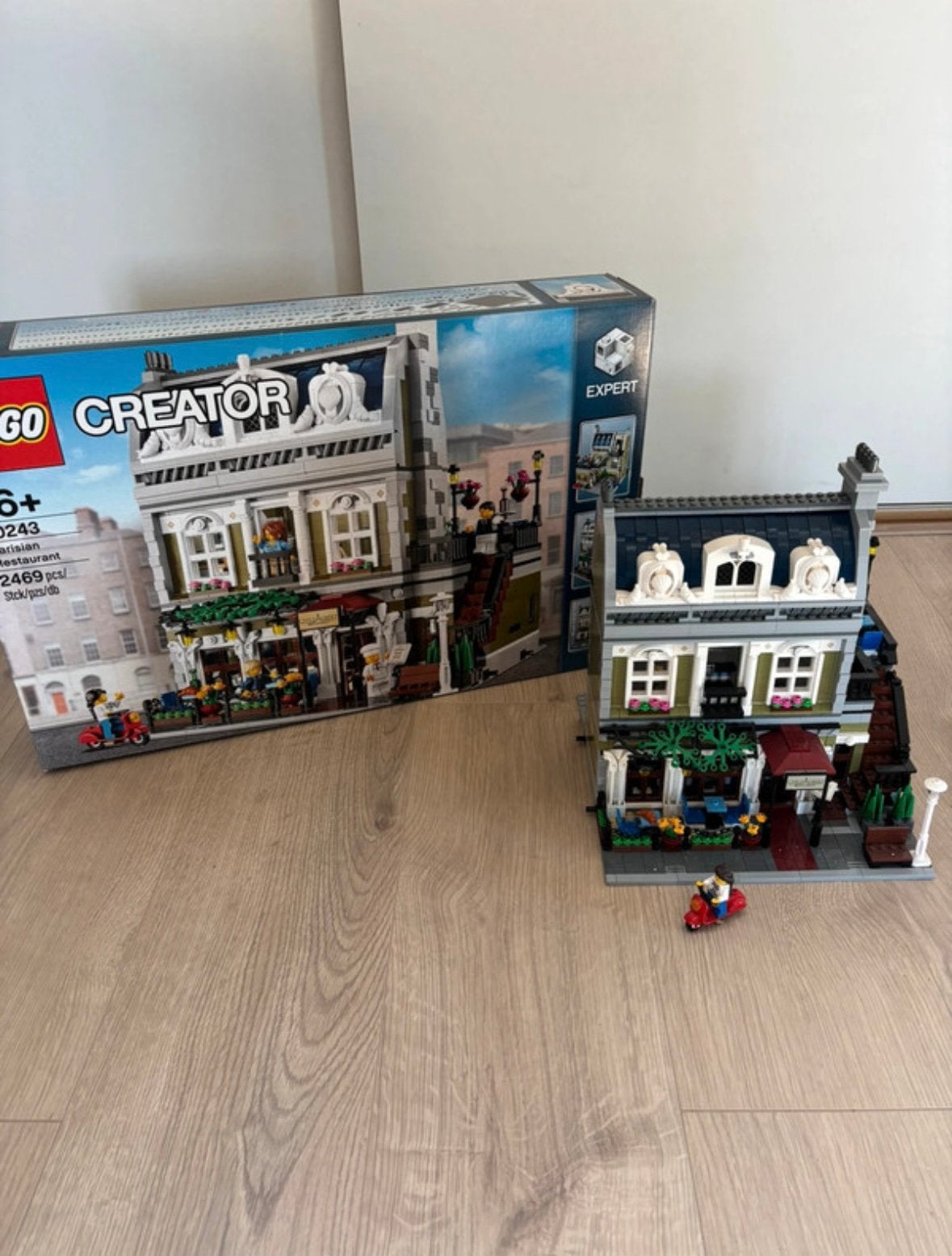 Lego 10243 parisian restaurant, Kinderen en Baby's, Speelgoed | Duplo en Lego, Ophalen of Verzenden, Zo goed als nieuw
