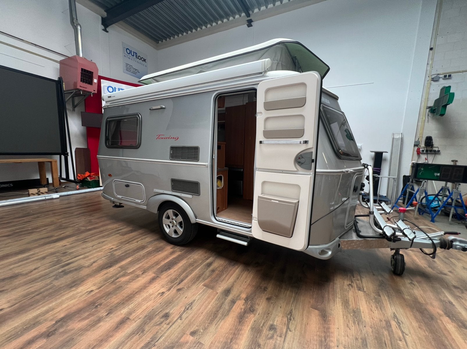Eriba Touring GT420 luifel, fietsenrek,, Standaardzit, Tot en met 2, Particulier, Eriba