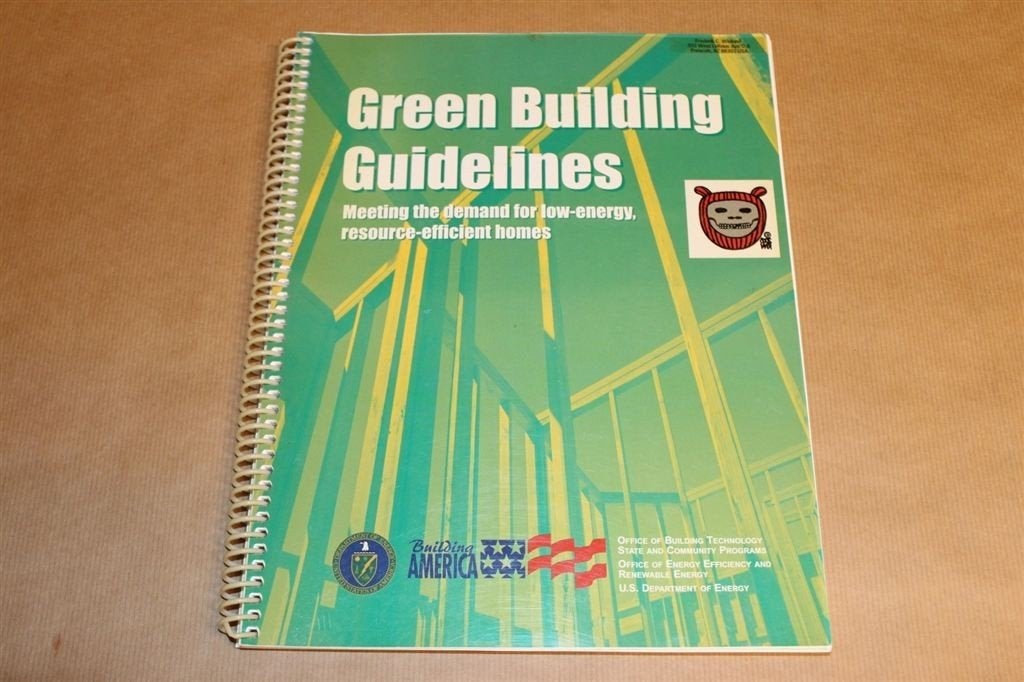 Green Building Guidelines - Resource-efficient houses, Ophalen of Verzenden, Zo goed als nieuw, Interieur en Design