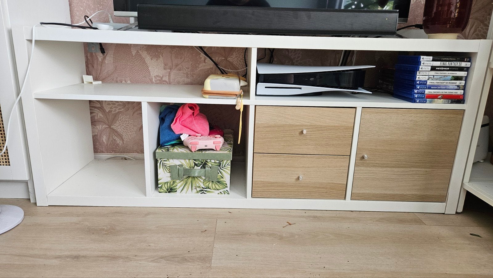 Wit Ikea Kallax tv-meubel met inzetstukken, Ophalen, Gebruikt, 100 tot 150 cm, Modern, Scandinavisch