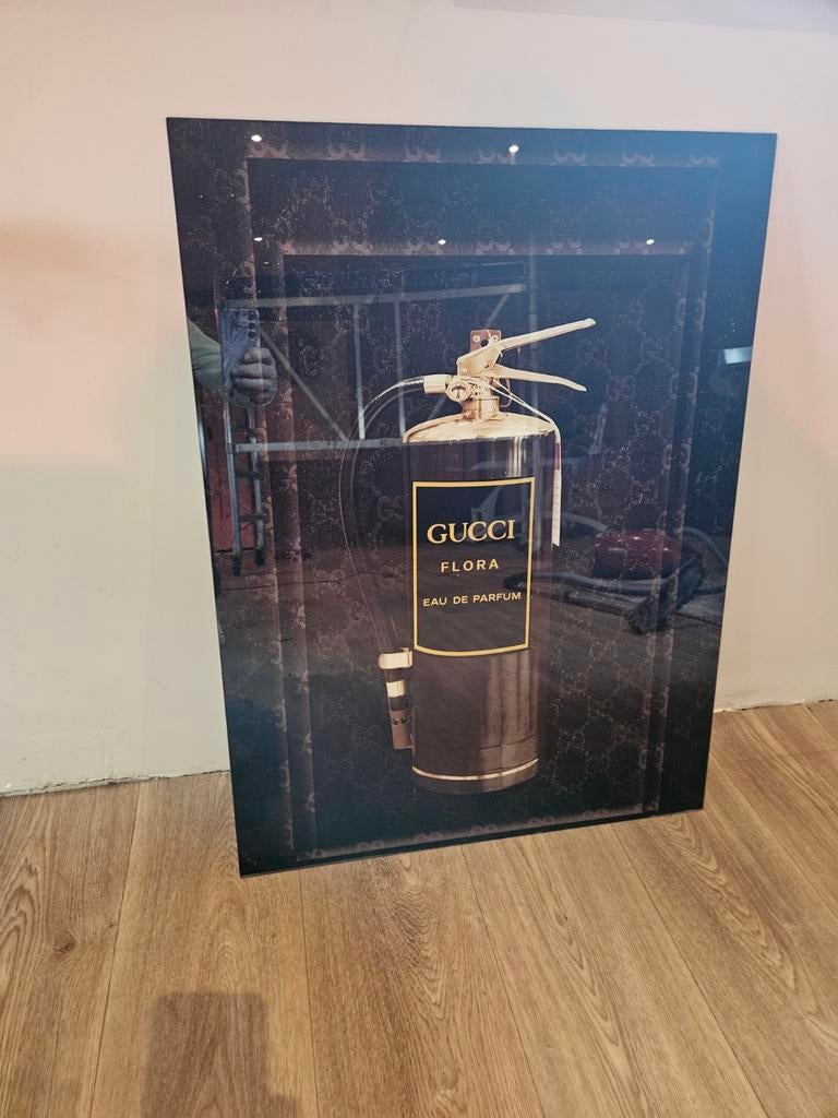 Gucci Flora Brandweerblusser Glasplaat Kunst, 50 tot 75 cm, Ophalen of Verzenden, 50 tot 75 cm, Print