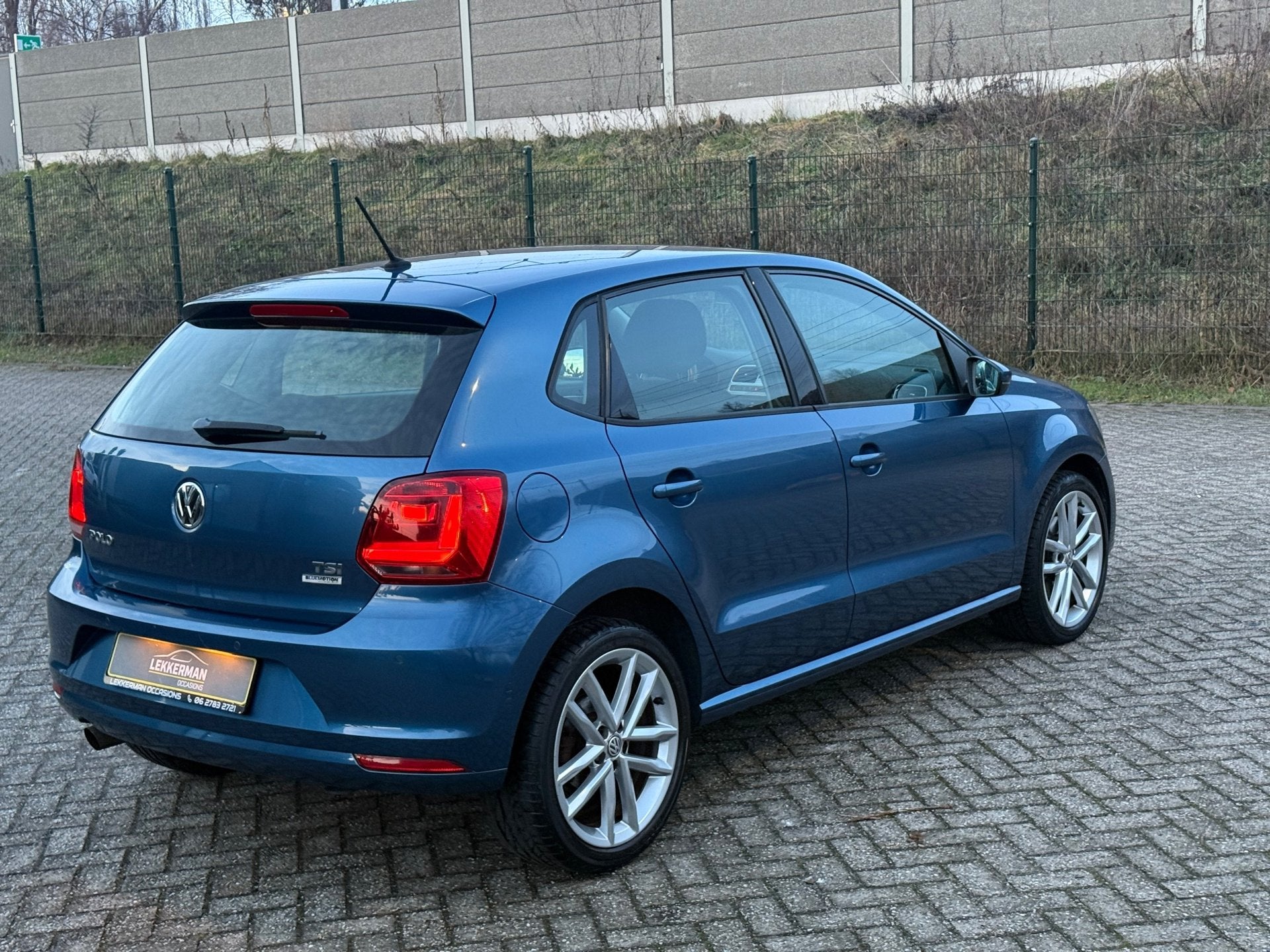 Volkswagen Polo 1.2 TSI Highline 110PK I 6BAK I ZEER MOOI I, Gebruikt, 4 cilinders, Blauw, Origineel Nederlands