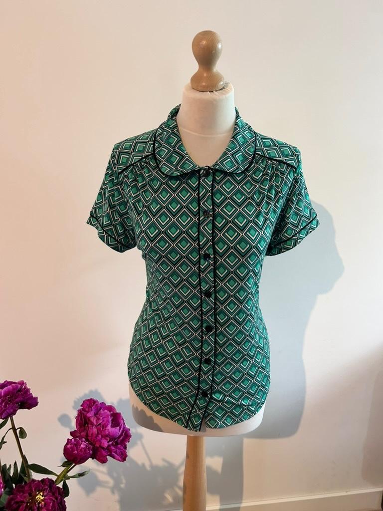 King Louie maat L retro groene top blouse 3311, Kleding | Dames, Blouses en Tunieken, Zo goed als nieuw, Maat 42/44 (L), Groen