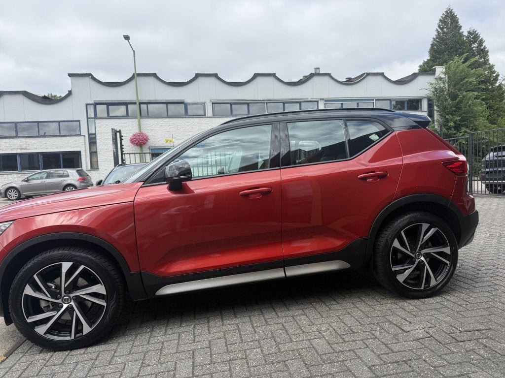 Volvo XC40 T5 AWD R-Design | Styling Pack | 360° Camera, Auto's, 12 maanden, Gebruikt, Euro 6, Bedrijf