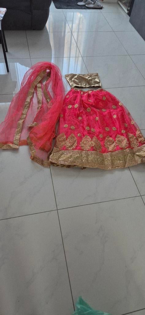 Prachtige lehenga met strapless top XS, Ophalen of Verzenden, Zo goed als nieuw, Maat 34 (XS) of kleiner, Overige typen